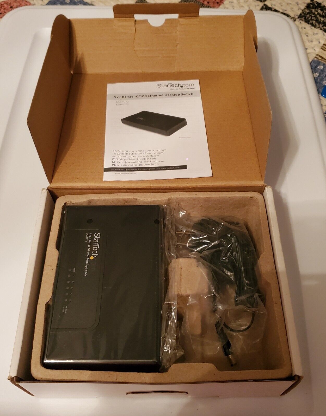 StarTech.com DS51072 Unmanaged 5-Port Fast Ethernet Switch unused 