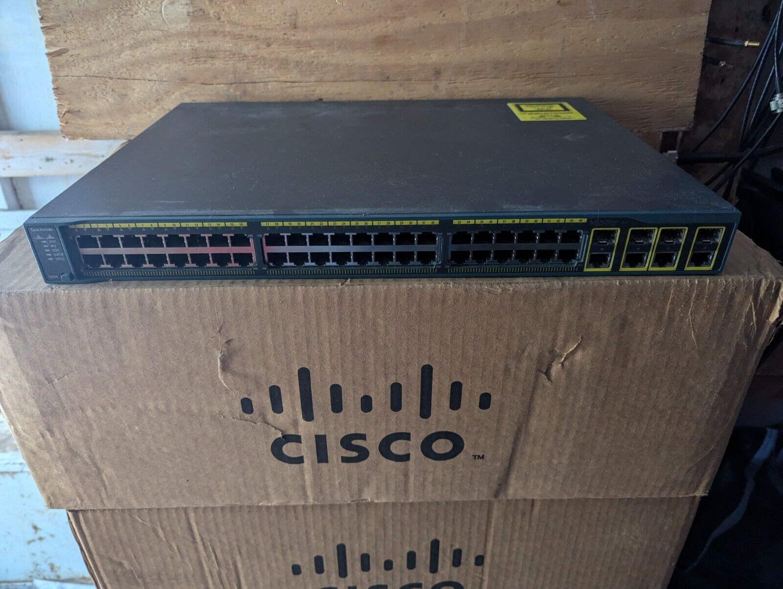 Cisco Catalyst 2960 (WS-C2960G-48TC-L) 48-Ports Rack-Mountable Switch