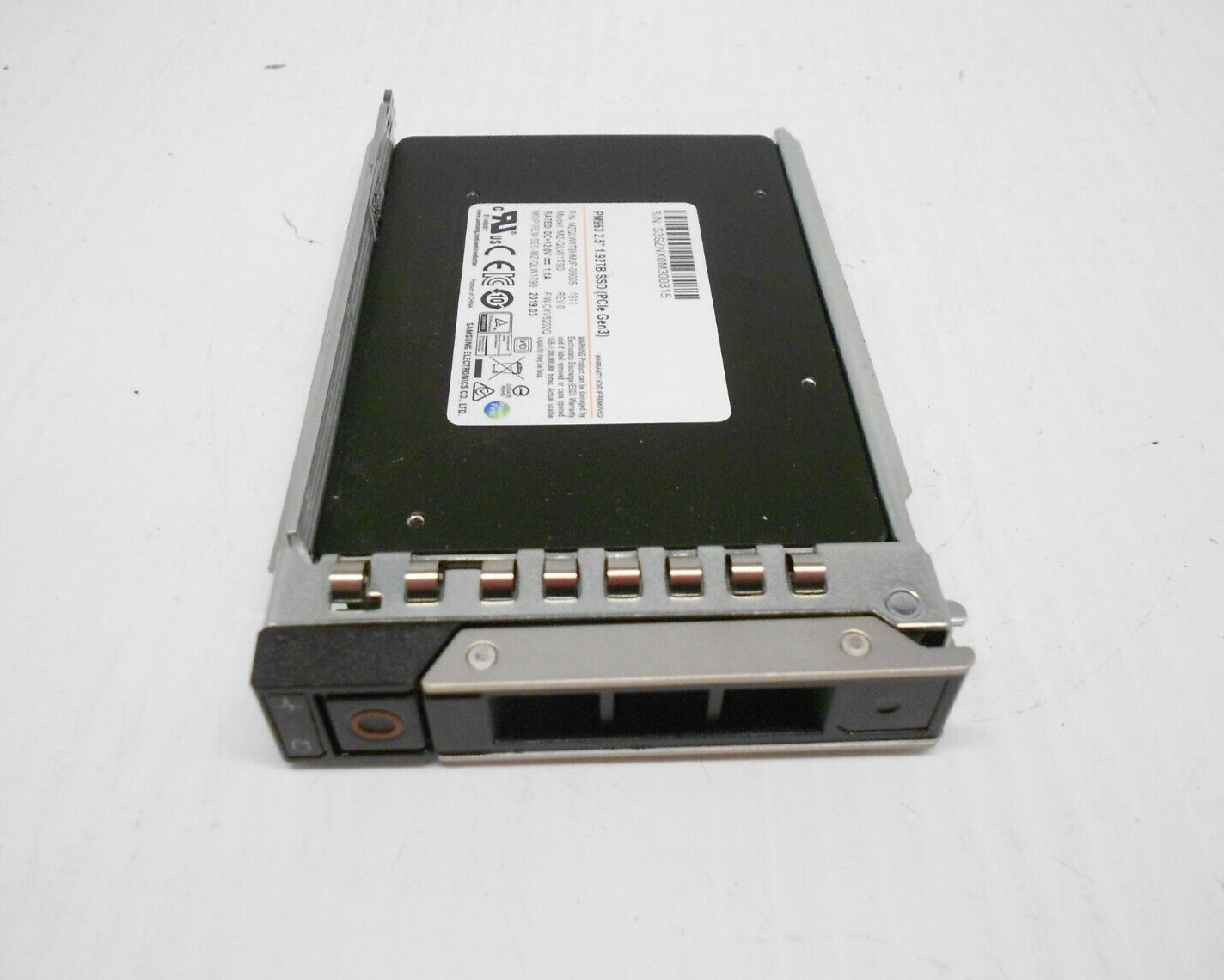 Dell 1.92TB SSD NVMe 2.5 PCIe Gen3 U.2 Server Drive T640 R640 R740 R740XD