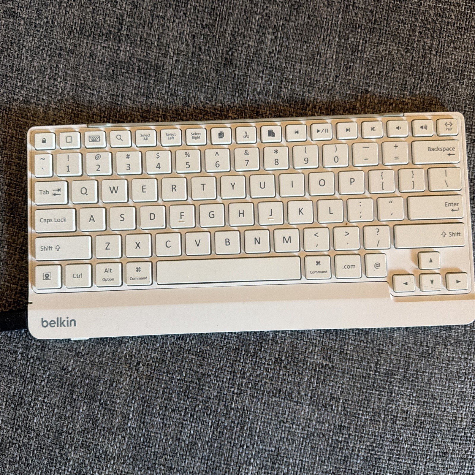 Belkin External WiFi Keyboard 10” x 5” Model F5L114 White Plus Adapter Cord