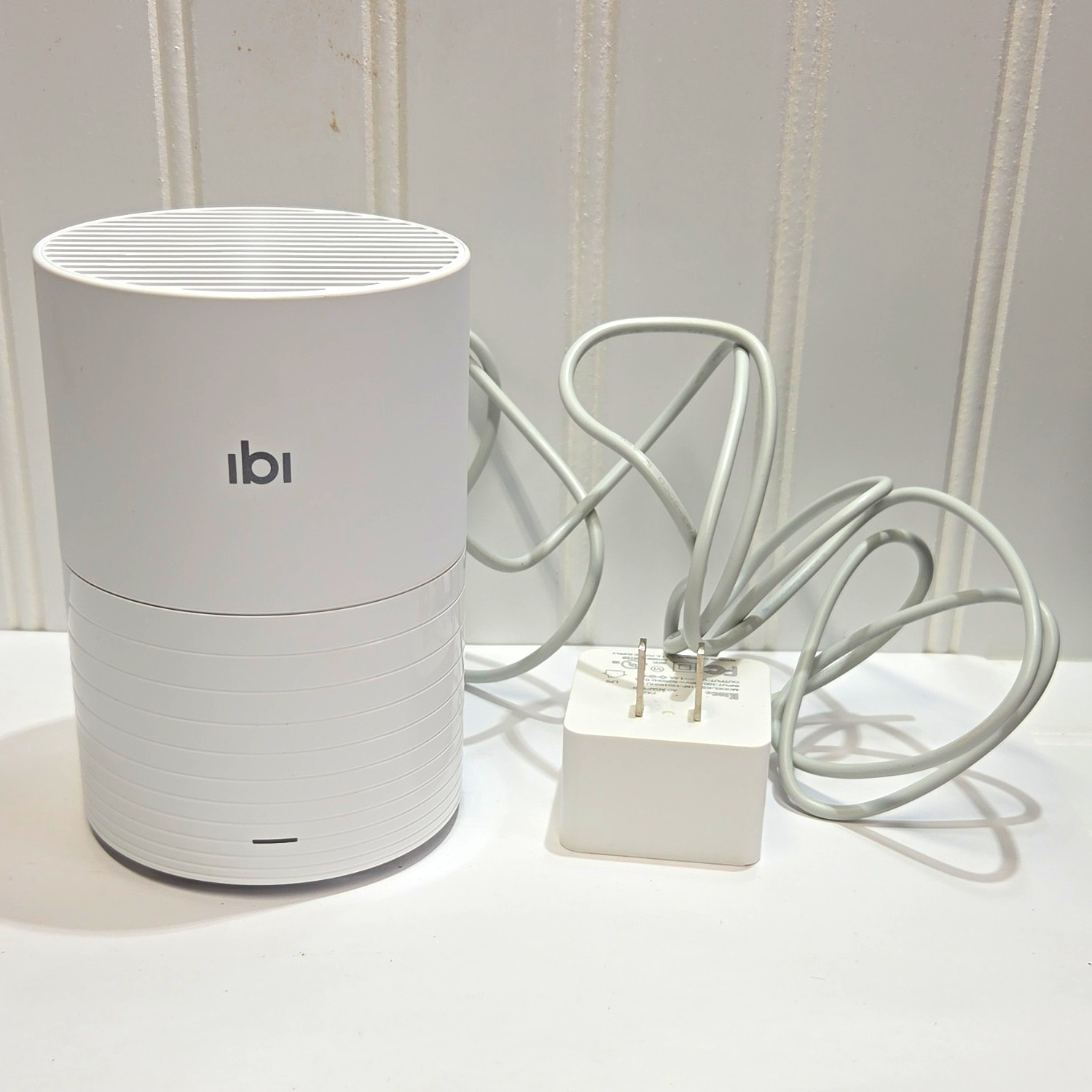 SanDisk ibi Wireless Photo Storage 1TB Desktop Device WDBNHE0010BWT-10