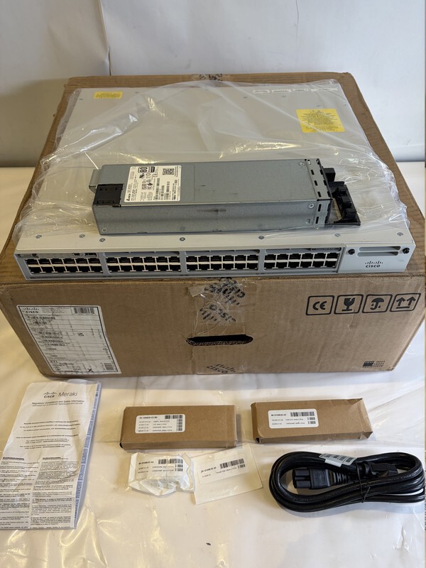 CISCO CATALYST C9300-48P-M V02 48-PORT POE+ NETWORK SWITCH W/PSU - UNCLAIMED