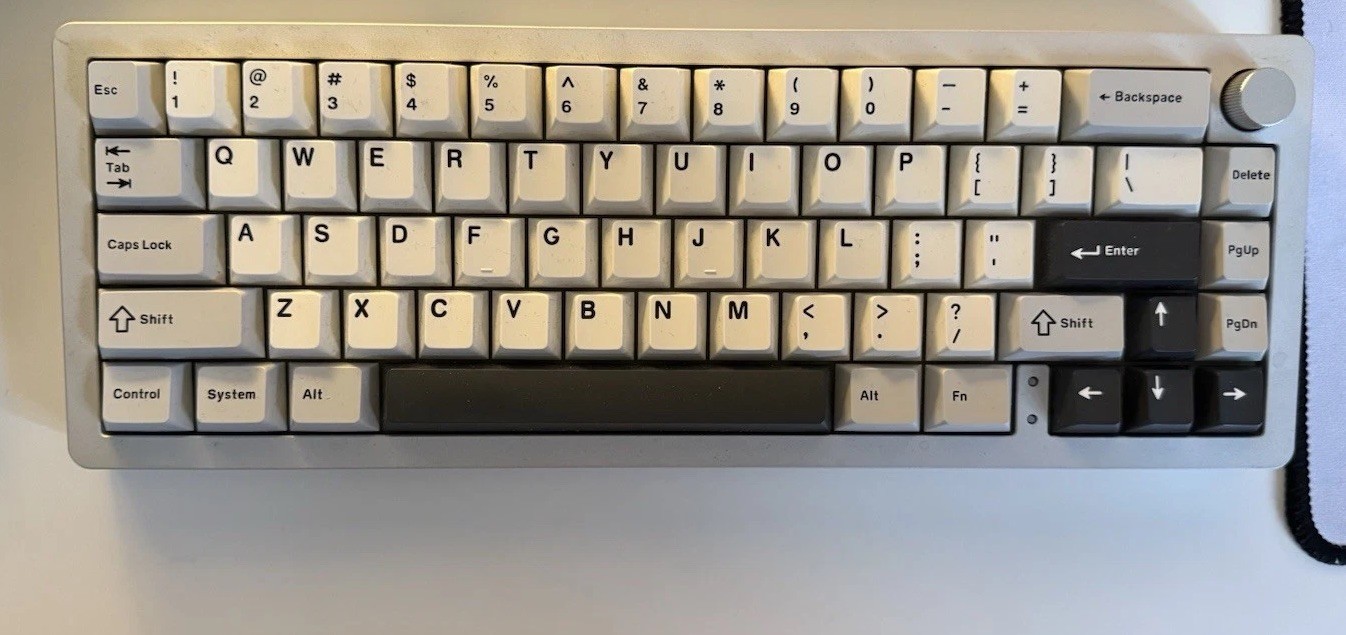 YUNZII AL66 Mechanical Keyboard 65% Full Wireless, Hot-Swap, Milk Switch