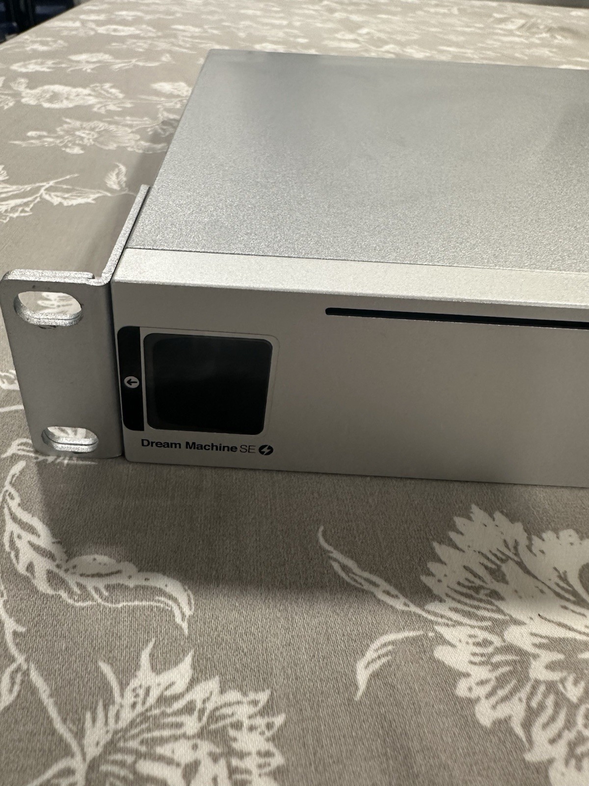 Ubiquiti Networks UniFi Network Dream Machine Pro SE Gateway & Router UDM-SE