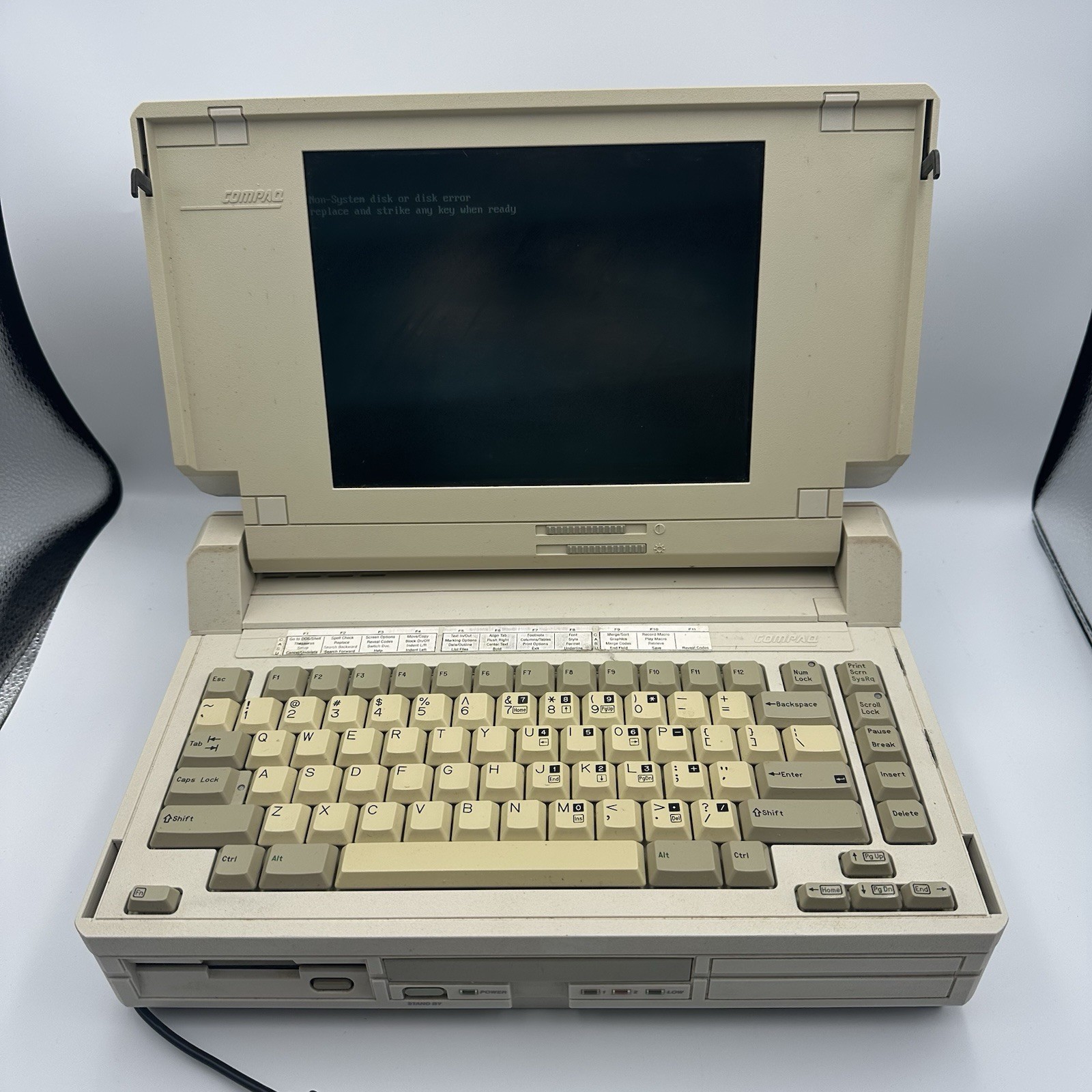 Vintage Compaq SLT 386s/20 Portable Laptop 386 DOS PC Powers On Retro Computer