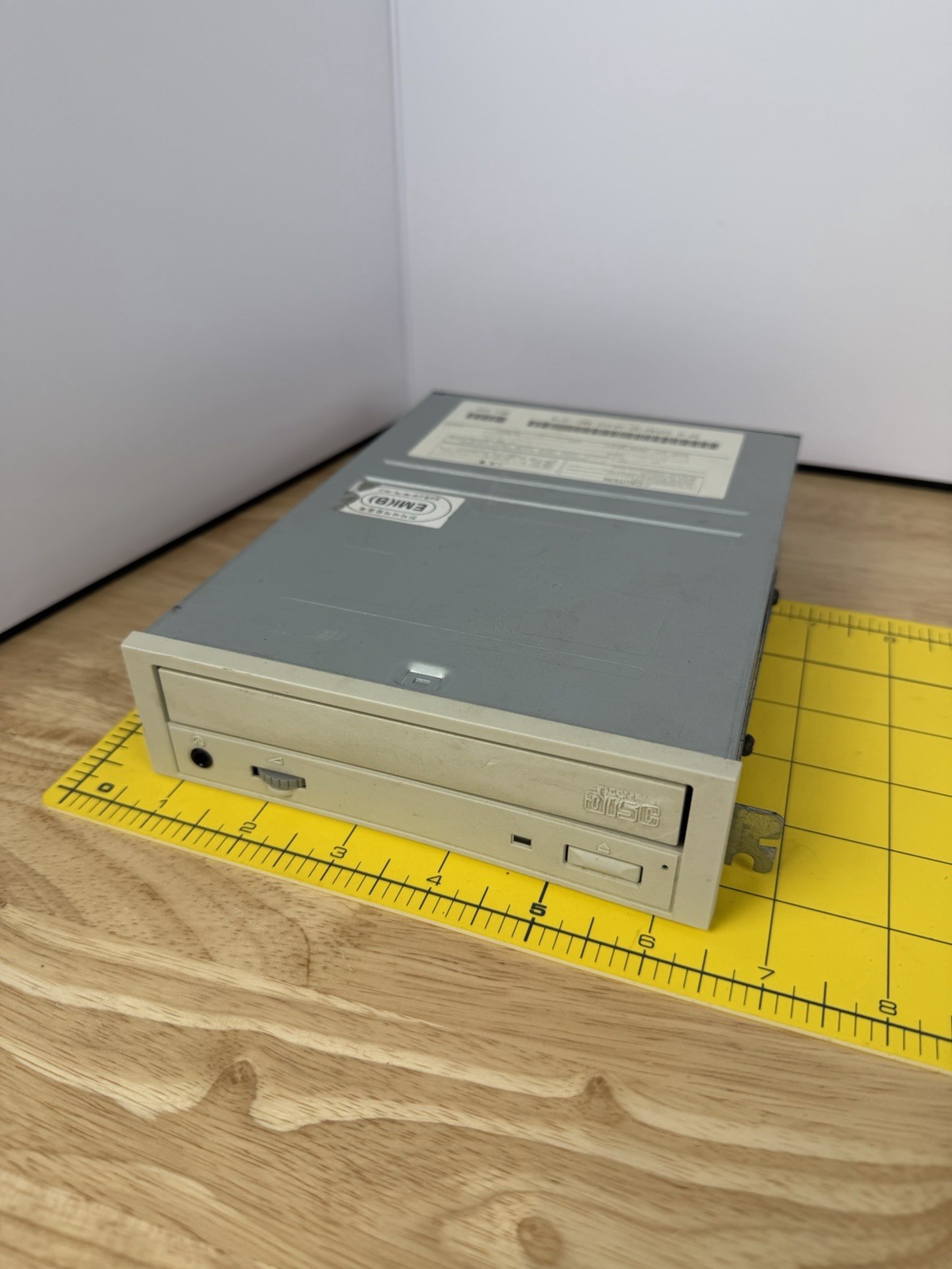 Toshiba XM-6302B 32X IDE ATAPI CD-ROM Drive Beige Vintage 1998