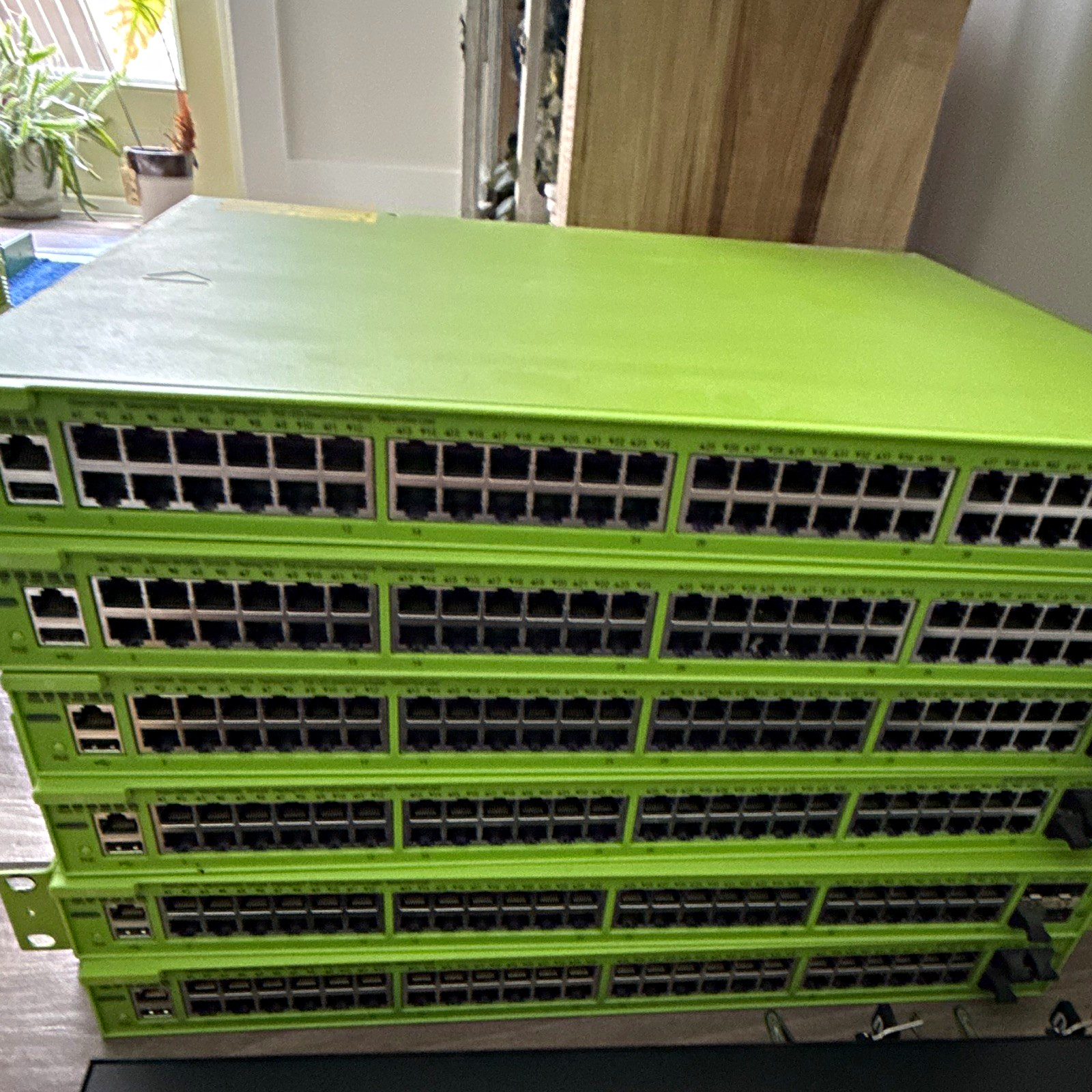 Nomadix AG 5900 48-Port Layer 3 Fully Managed Rack-Mount 10GbE SFP+