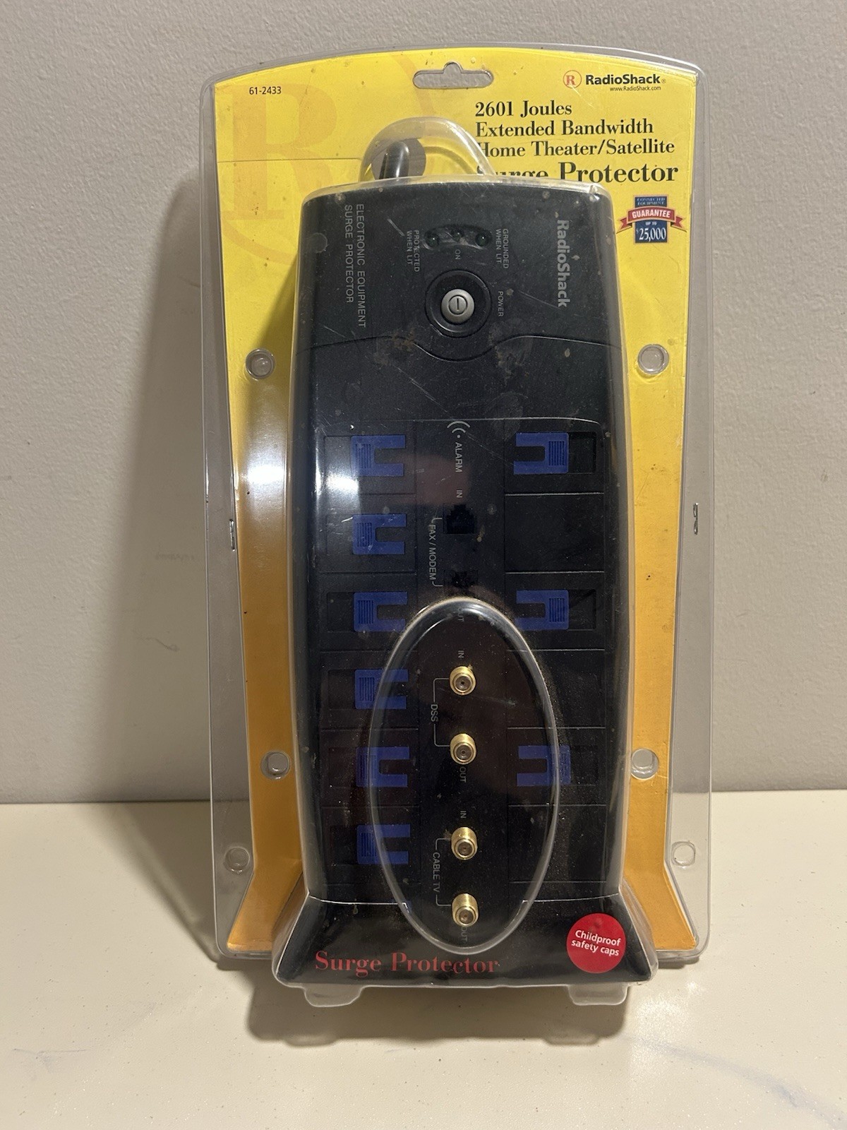 Radio Shack Surge Protector SINGLE OUTLET 61-2433 2601 Joules Home Entertainment