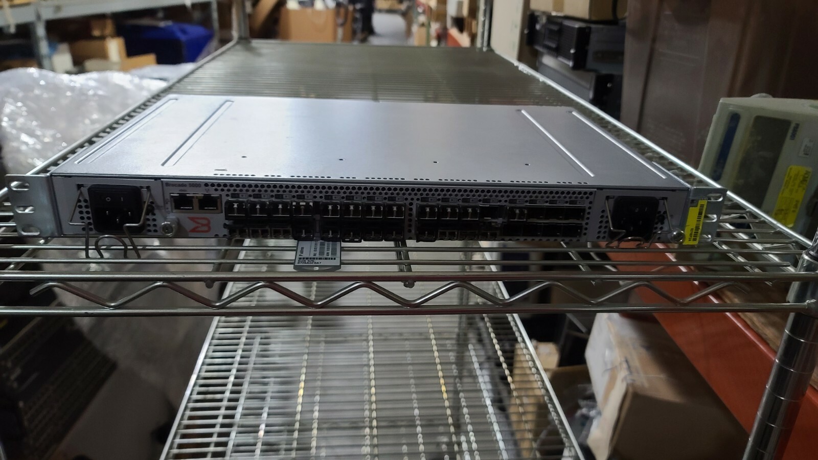 Brocade 5000 32 port Fibre Channel Switch with 24 Avago 4GB GBIC 