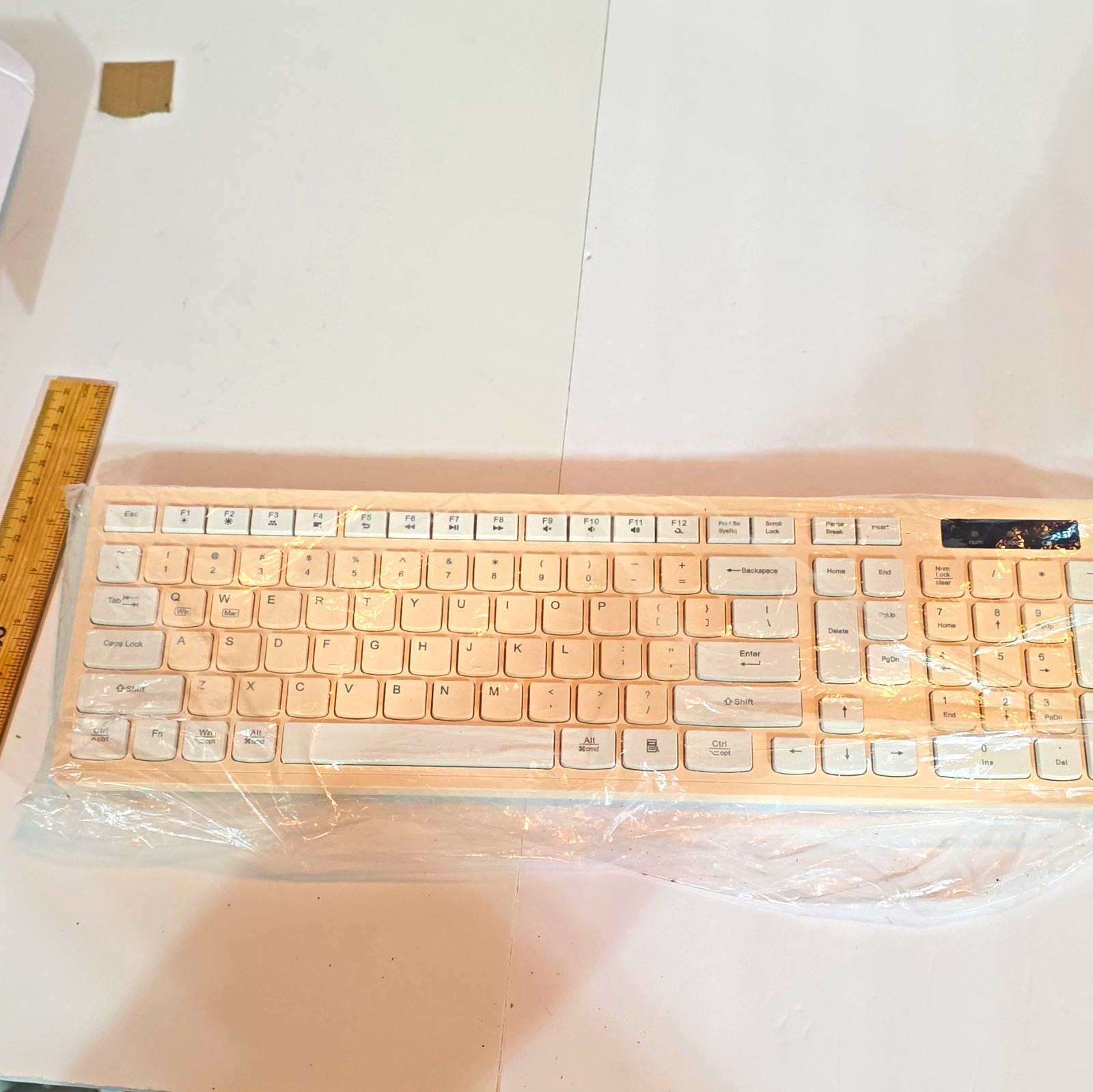 Reccazr HS8100 Wireless Standard Keyboard White Full Size QWERTY w/ Numpad