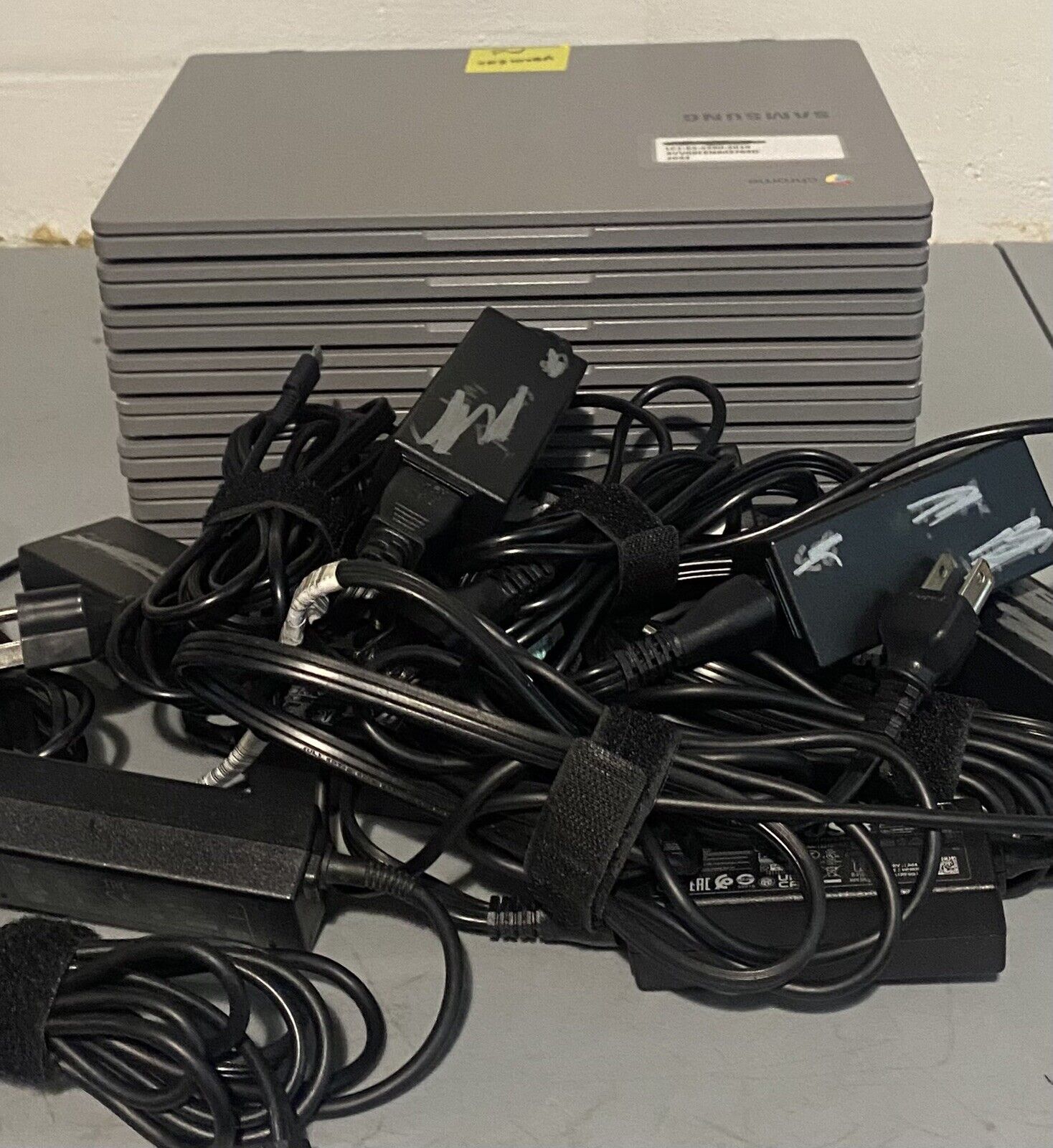 Lot Of (8) Samsung XE310XBA 11” Chrome Books - w/(8) 45w Chargers - READ
