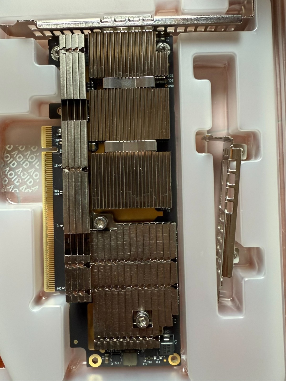 MCX75310AAS-NEAT NVIDIA ConnectX-7 400GbE NDR IB 1-Port OSFP HHHL  Adapter