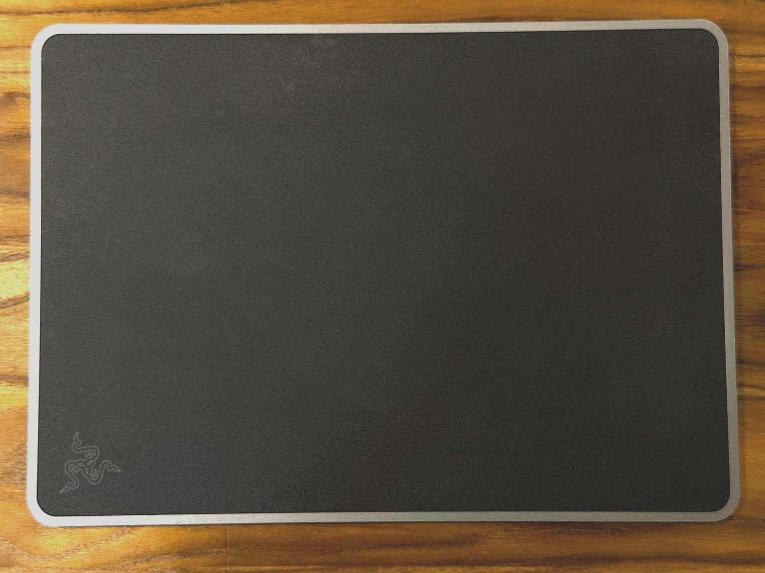 Razer Invicta Dual-Sided Gaming Mouse Pad: Aircraft-Grade Aluminum Base