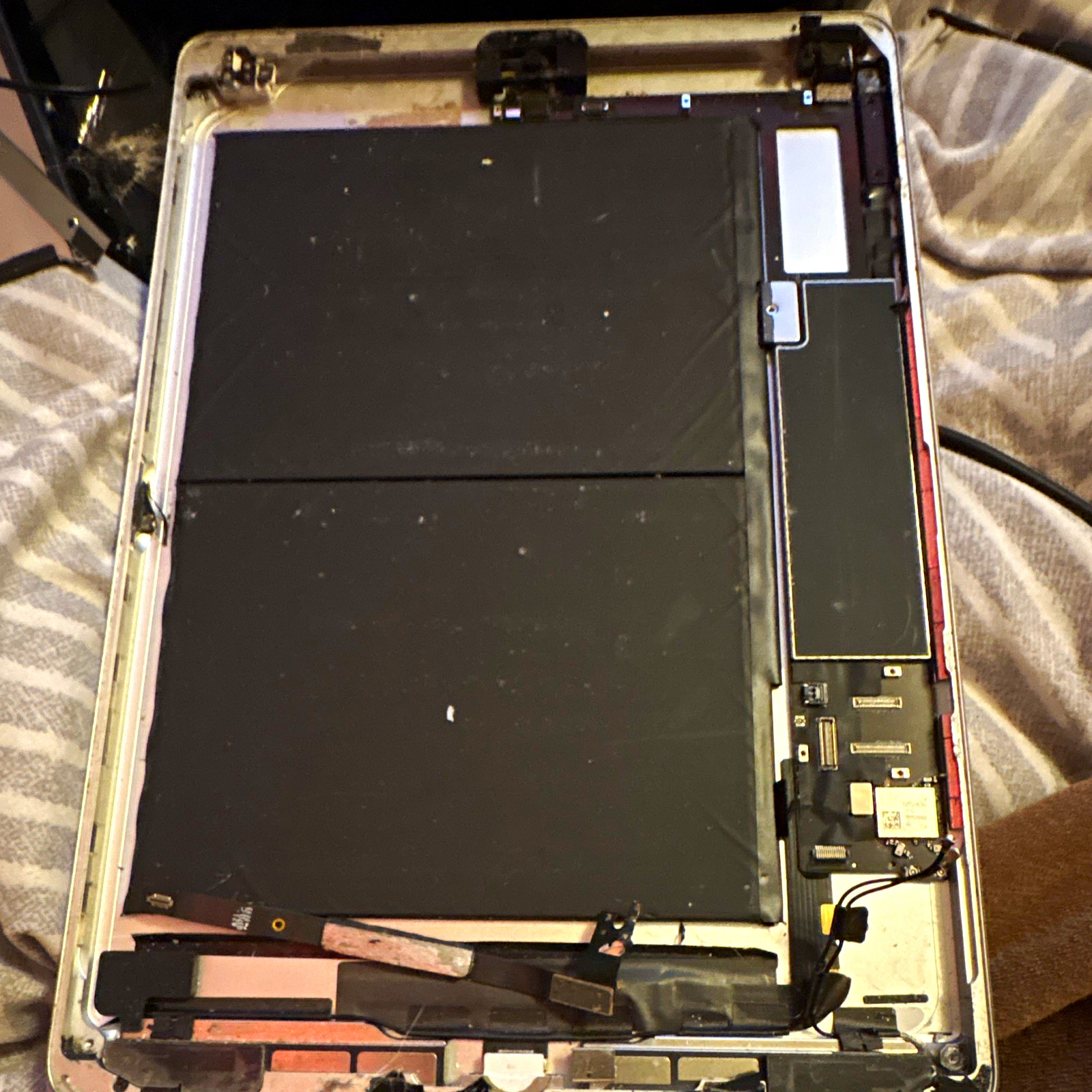 Apple iPad Rear Housing Back Cover Replacement Part - Silver