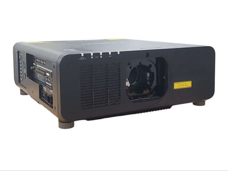 Working Panasonic PT-RZ770B WUXGA No remote. around 8000hrs  with ET-DLE150