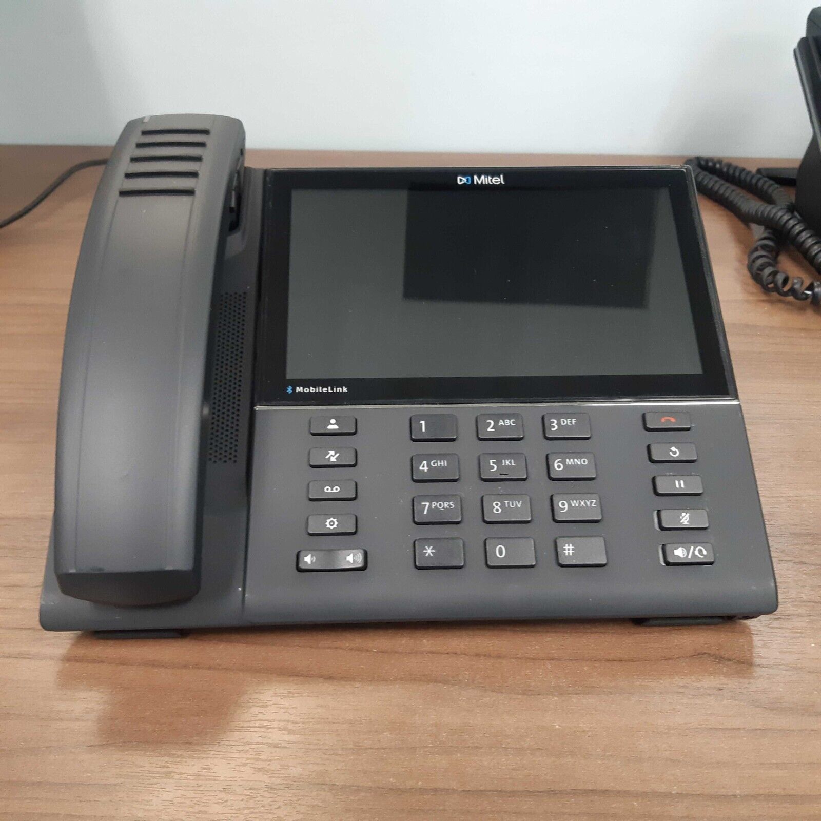 MITEL 6940 IP Business Phone (50006770) With Wireless Bluetooth Handset - Tested