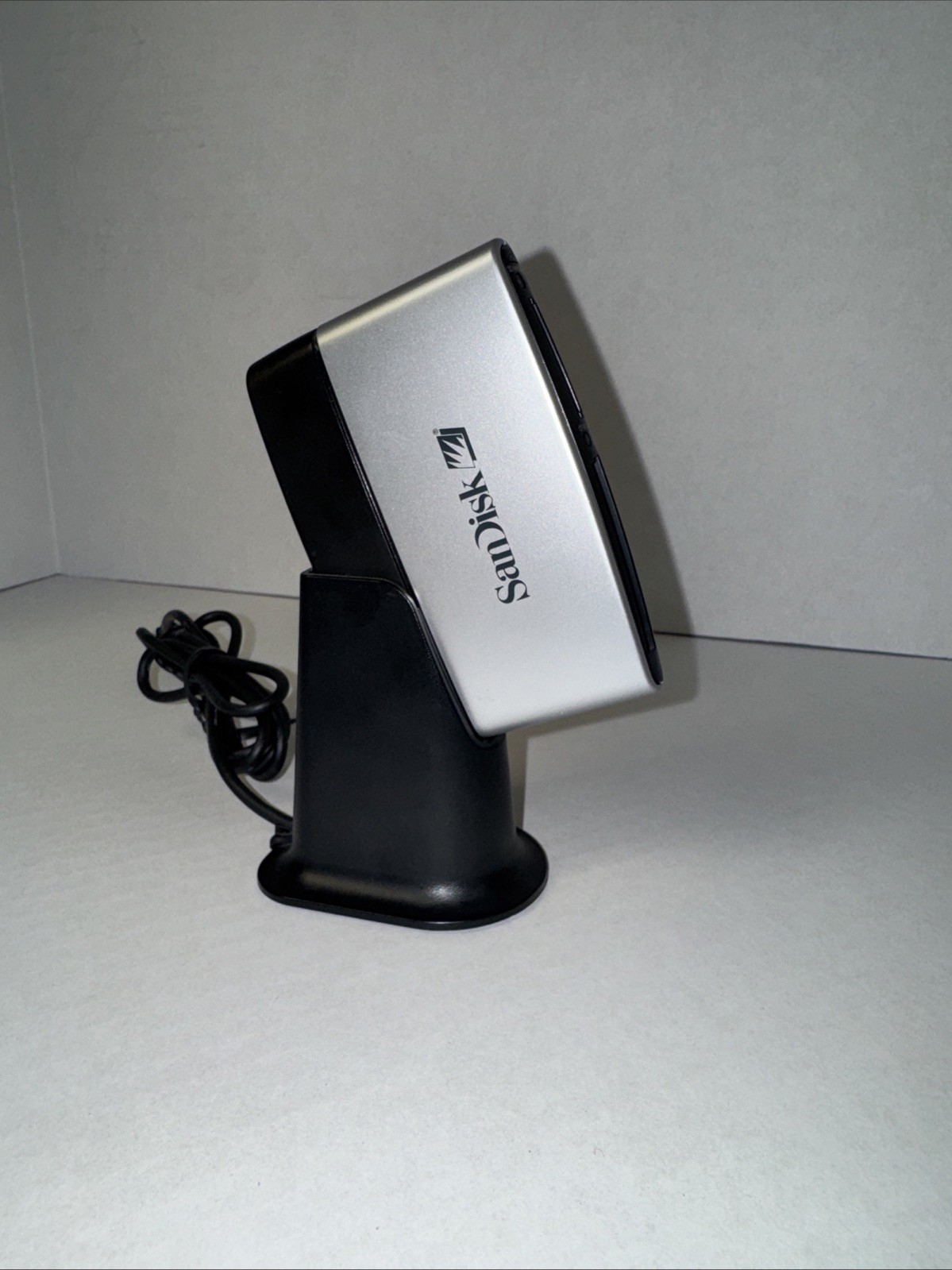 SanDisk SDDR-88 Image Mate 8-in-1 USB 2.0 Hi-speed Card Reader