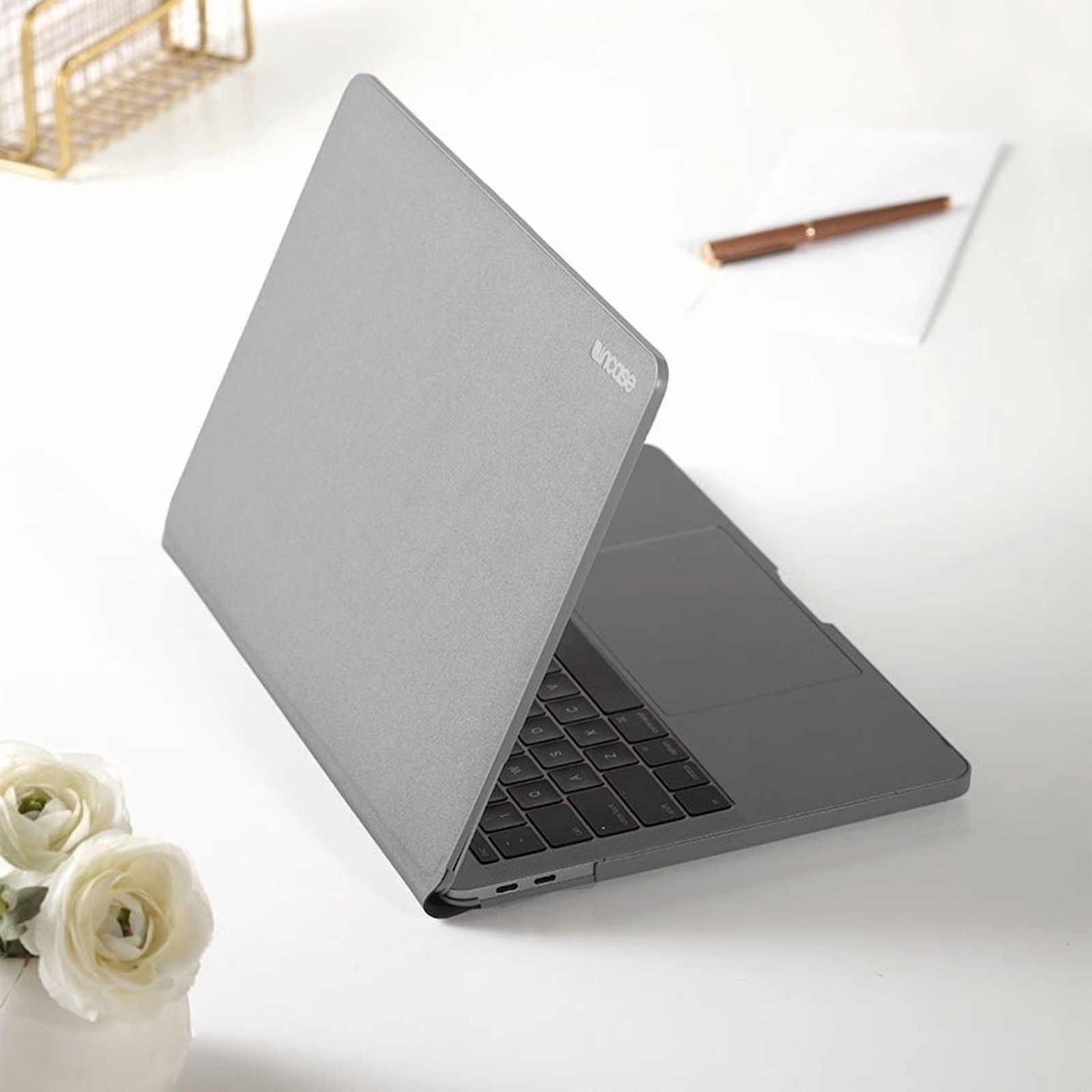 Incase Hardshell Case for 15-Inch MacBook Pro Retina Display Graphite NEW