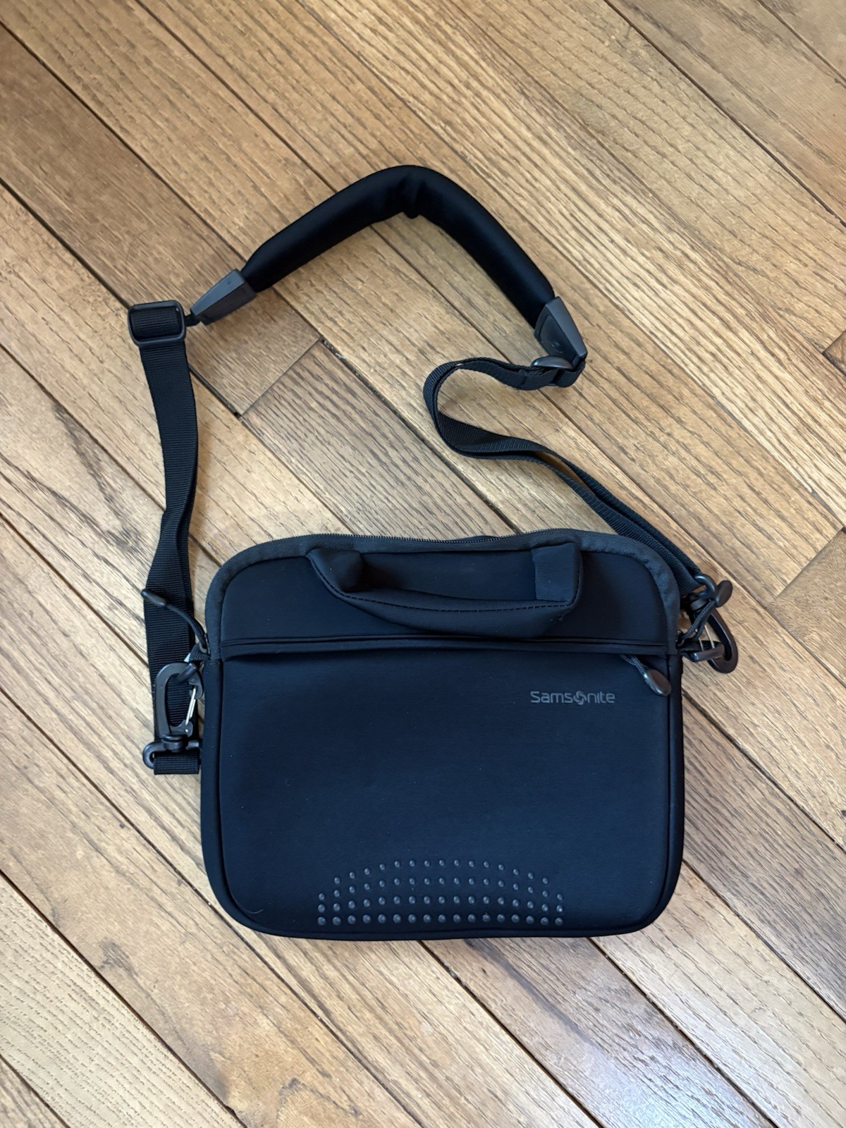 Samsonite Aramon NXT  Shuttle Black Case With Strap 10.1 Laptop Ipad