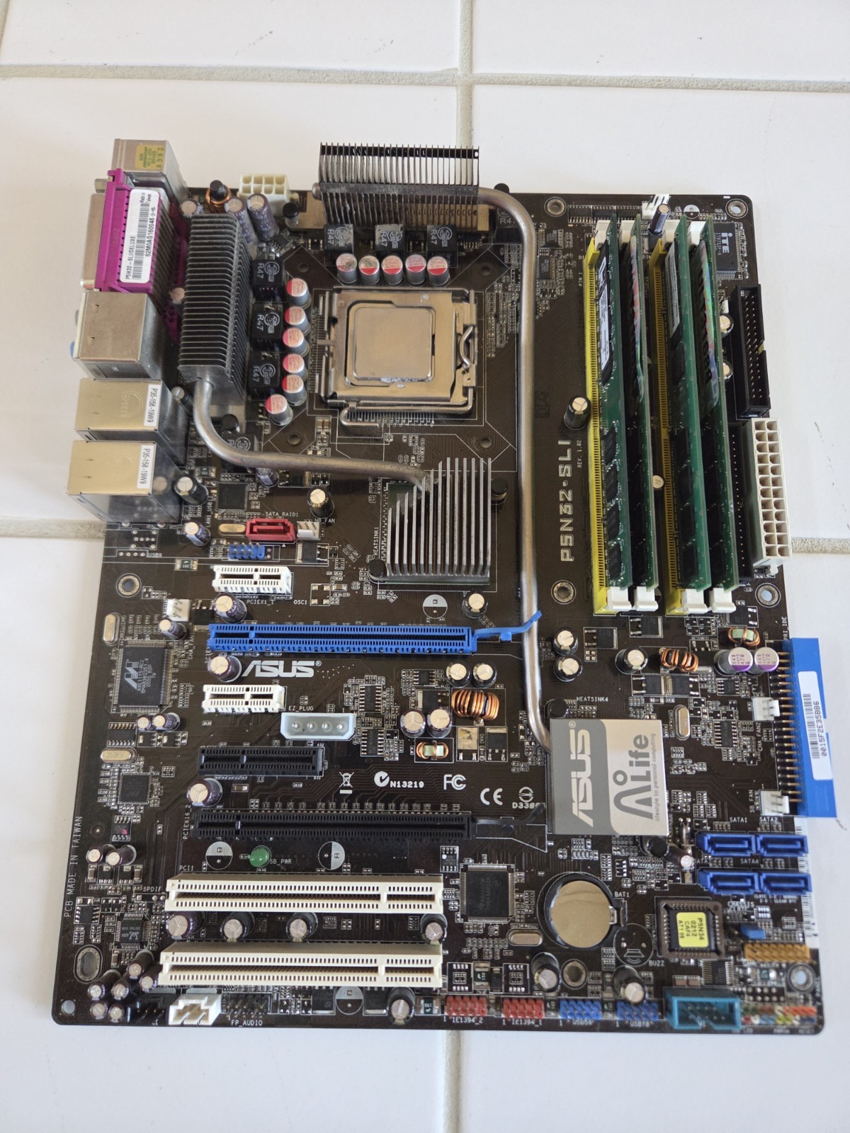ASUS P5N32-SLI ATX Motherboard & Intel Pentium 4 CPU & 2gb Ram Combo