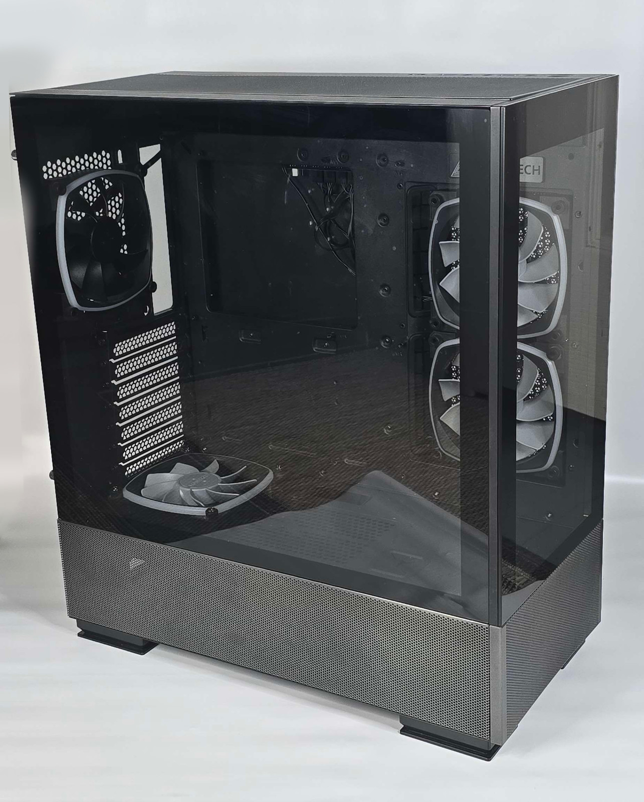 GREAT USED Montech Sky Two, Dual Tempered Glass, 4X ARGB Fans Pre-Installed, ATX