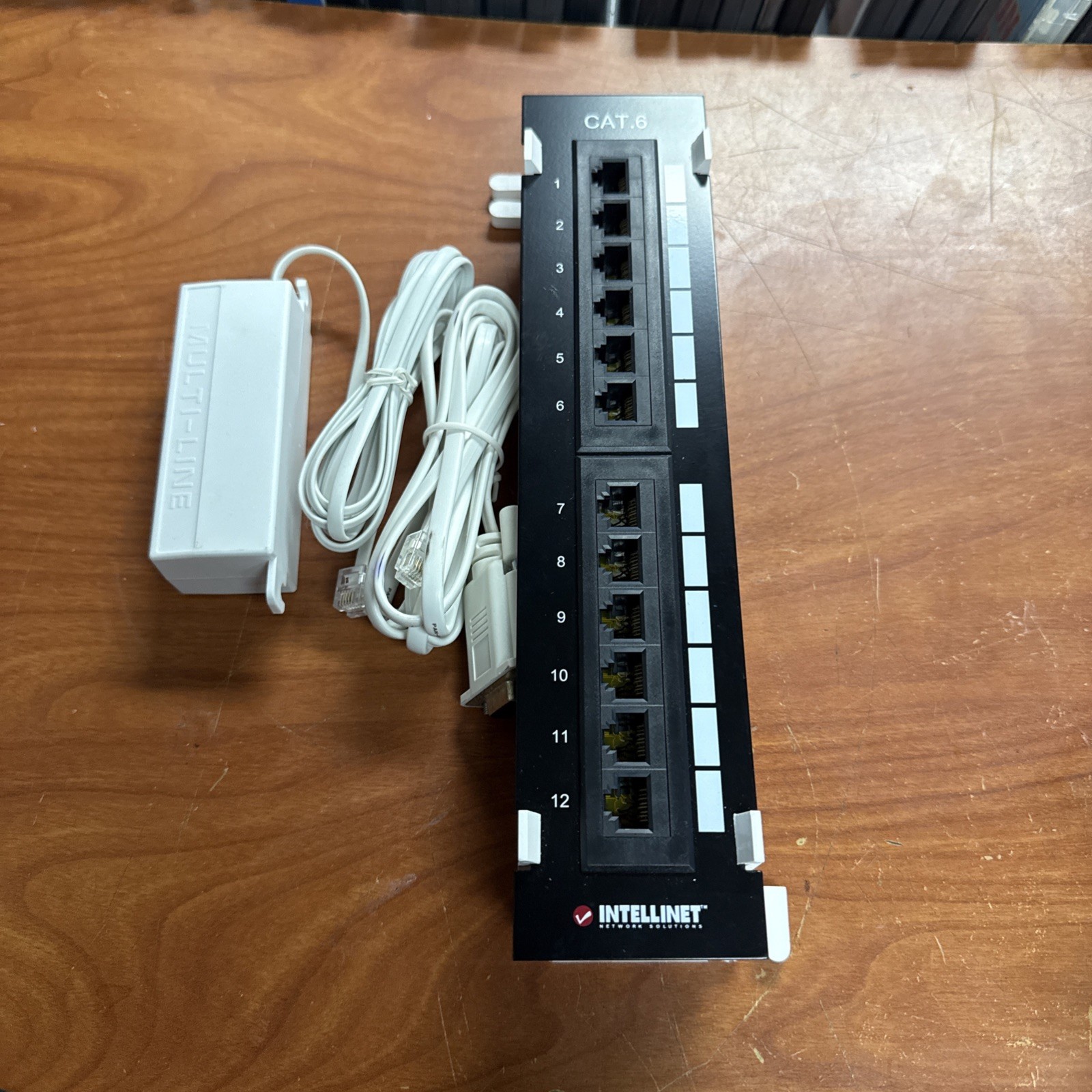 Intellinet Patch Panel Cat.5e, Black Wall-mount, 12-Port, UTP, #162470=BONUS