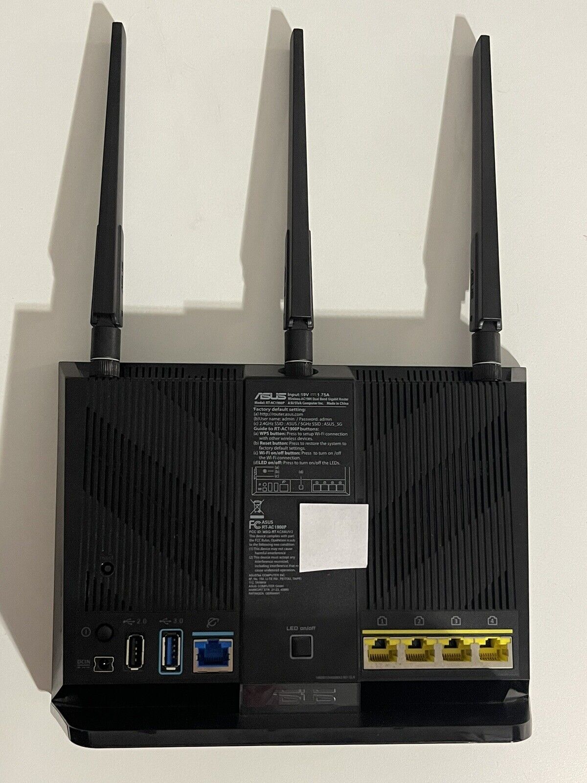 ASUS AC1900 (RT-AC1900P) 802.11ac Gigabit AiMesh WiFi Router / Access Point