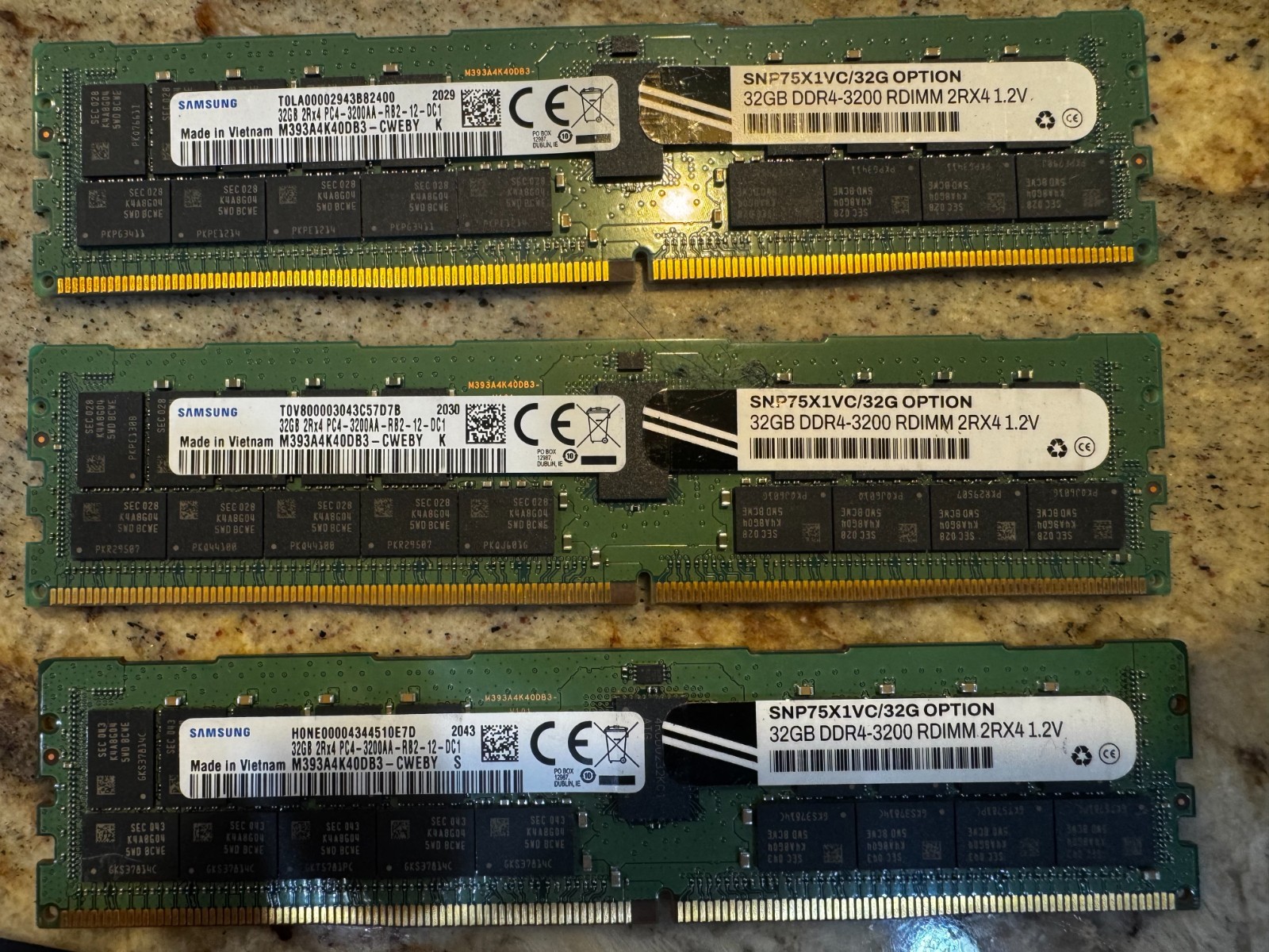 Samsung 32GB DDR4-3200AA RDIMM Server Memory RAM