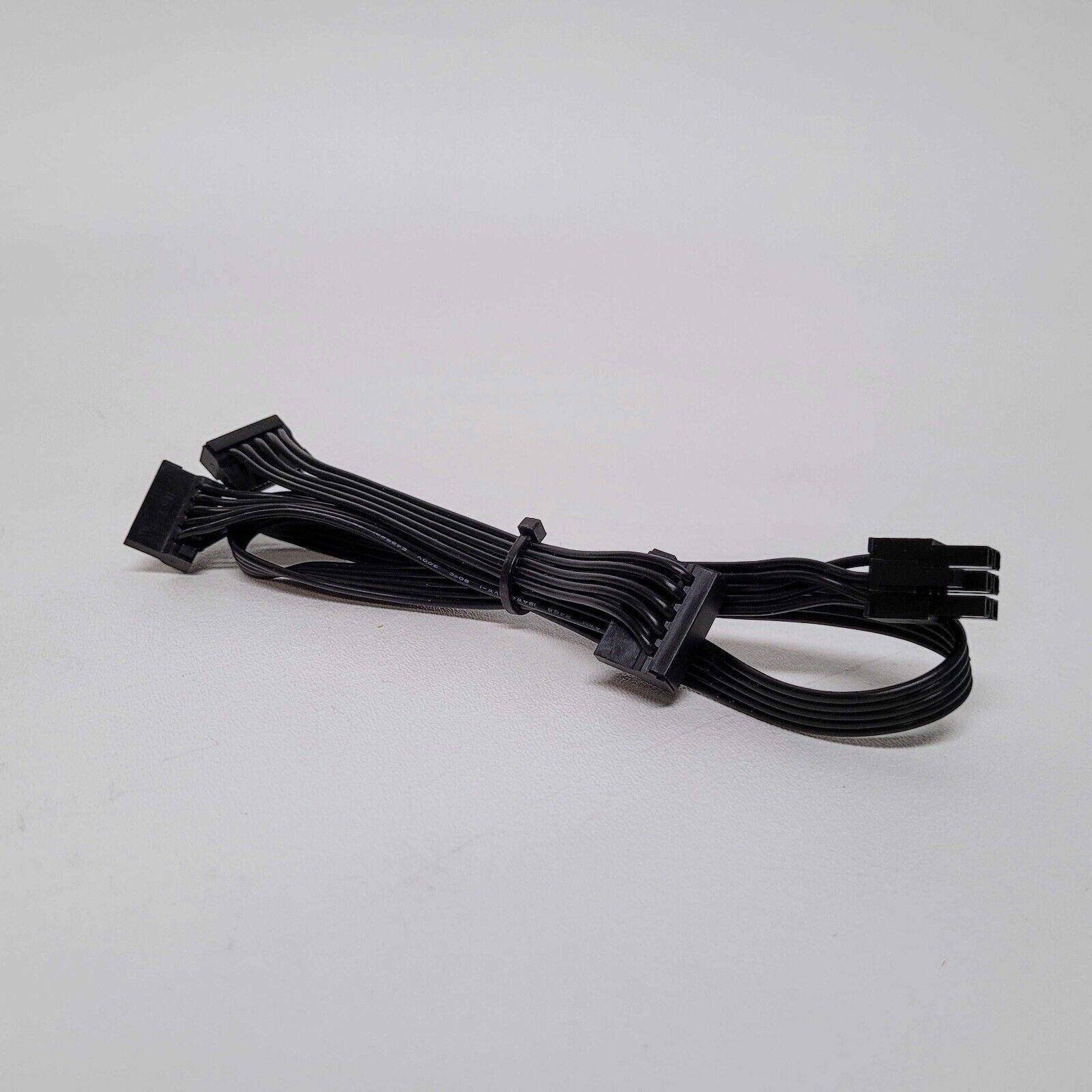 *NEW* EVGA 6-pin to 3x SATA Power Cable - W001-00-000125