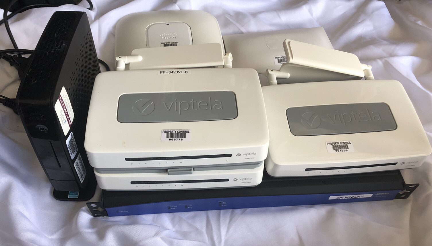 Bundle Of Business Networking & Routers Viptela vEdge 100M Cisco Meraki MR33+