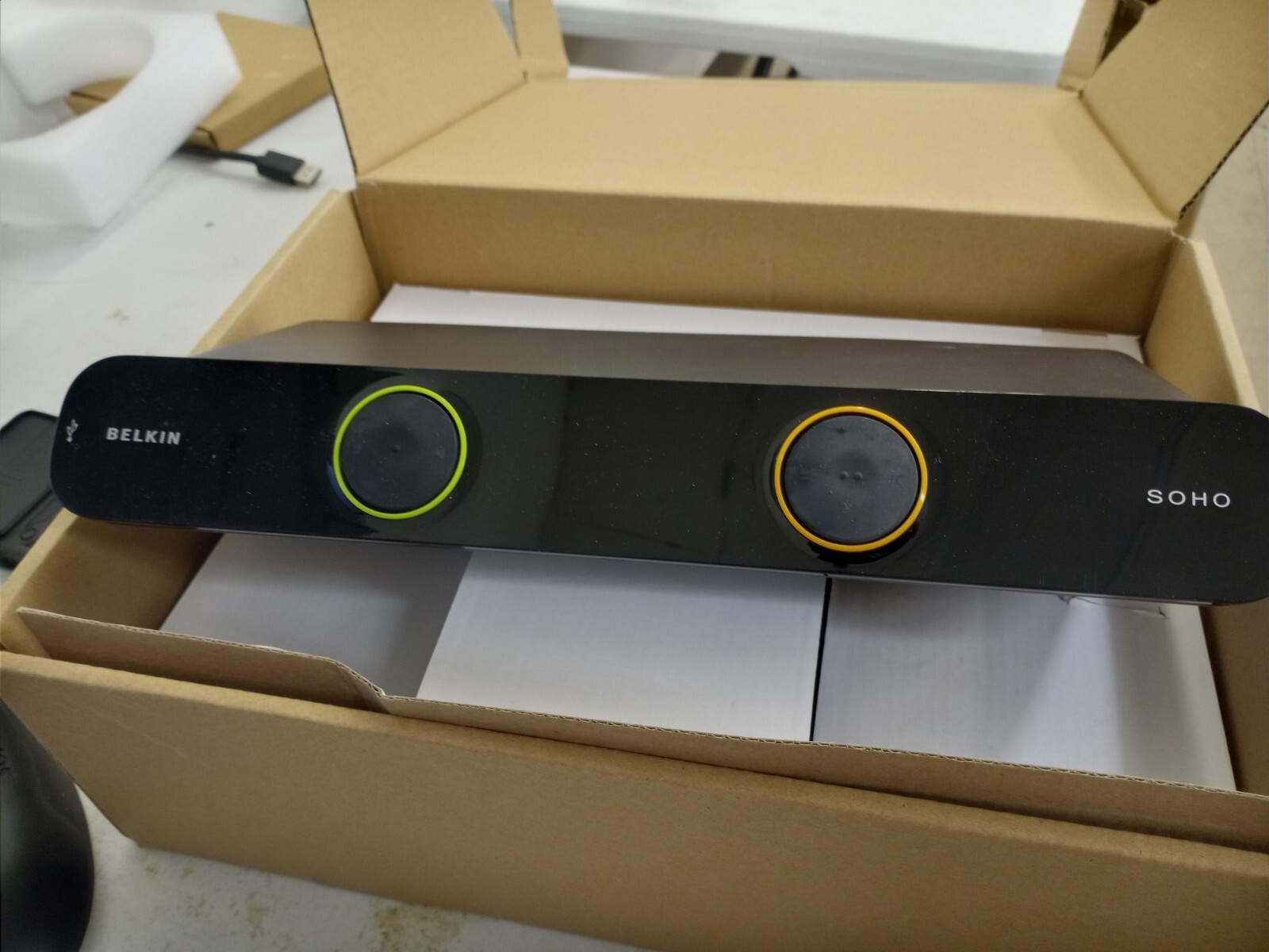 Belkin SOHO KVM Switch F1DS102L VGA & USB 2 Ports new open box