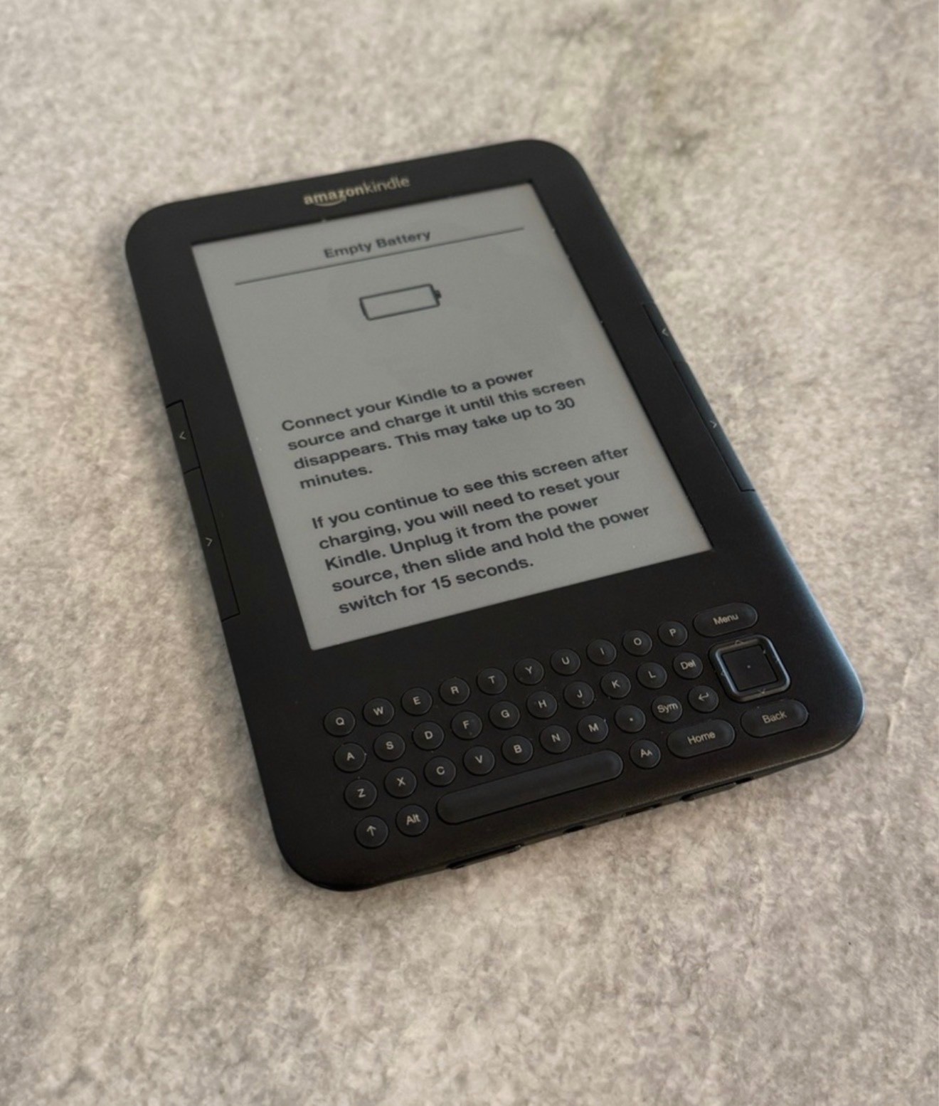 Amazon Kindle Keyboard 3rd Generation D00901 6" WiFi E-Reader