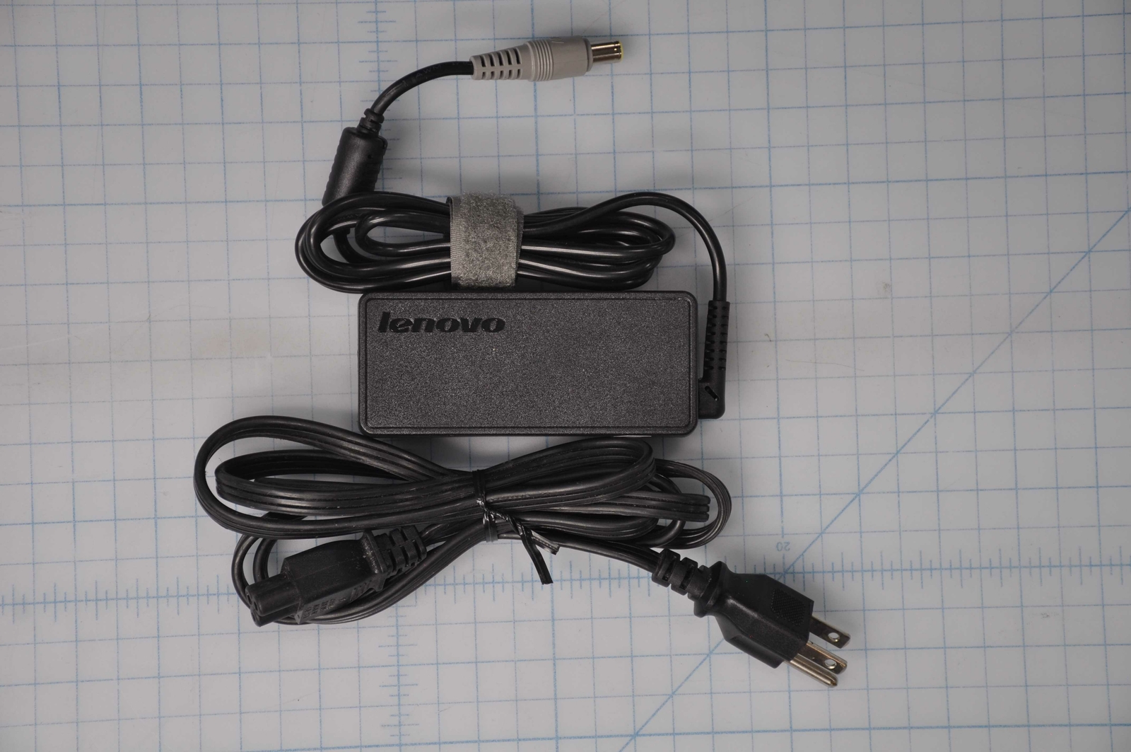 Lenovo Genuine AC Adapter 3-PIN, 65W, 20 V, 45N0322