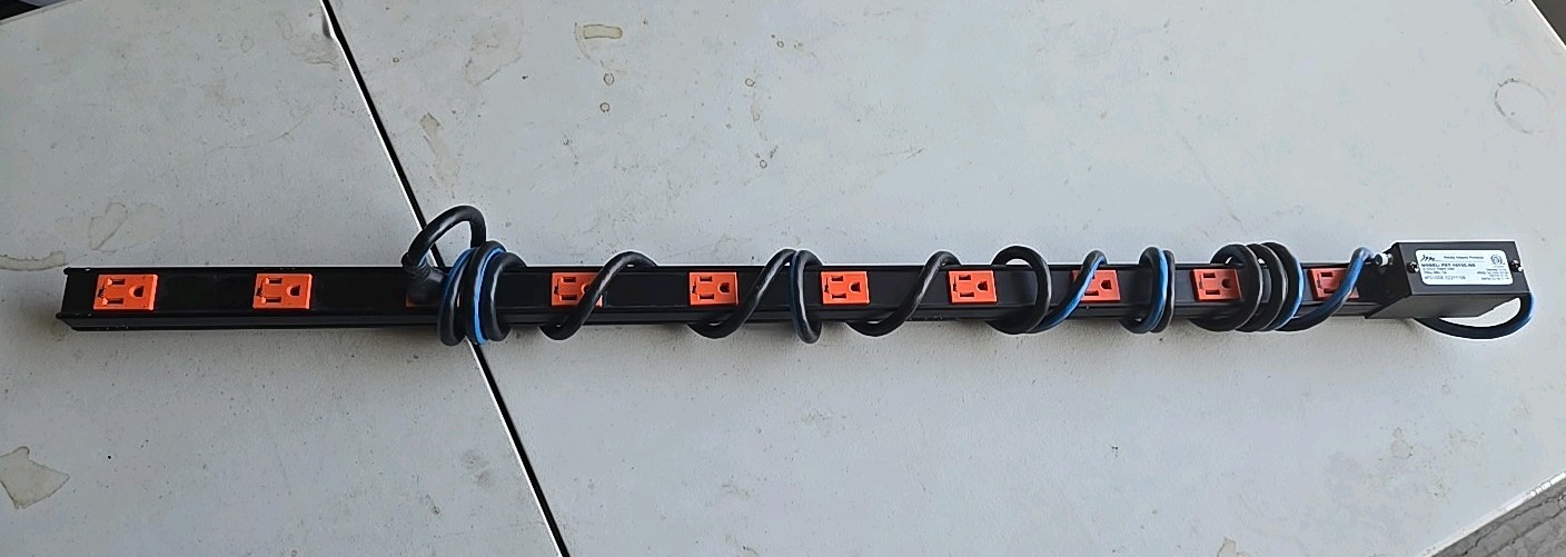 Middle Atlantic PDT-1015C-NS Power Distribution Strip, 10 Outlet, 15Amp Used