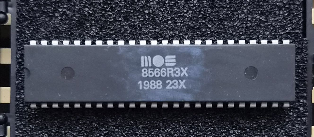 MOS 8566R3X VIC-II Video Chip for Commodore 128 C128 PAL – GENUINE PART