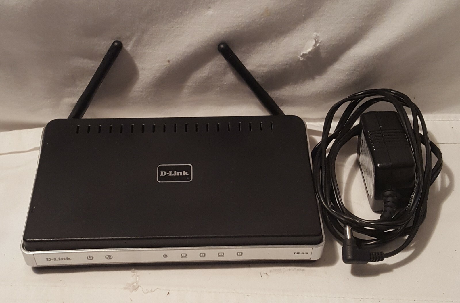 D-Link N300 108 Mbps 4-Port 10/100 Wireless N Router (DIR-615)
