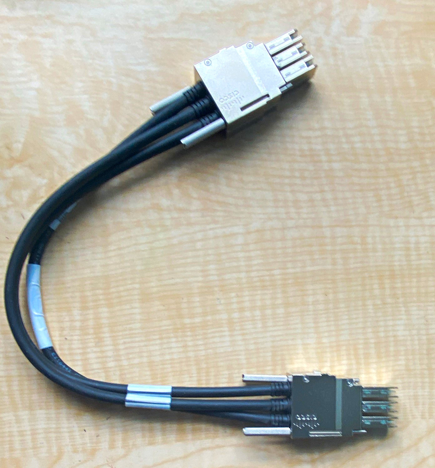 Cisco STACK-T1-50CM V01 StackWise to StackWise Cable 50cm Black Round