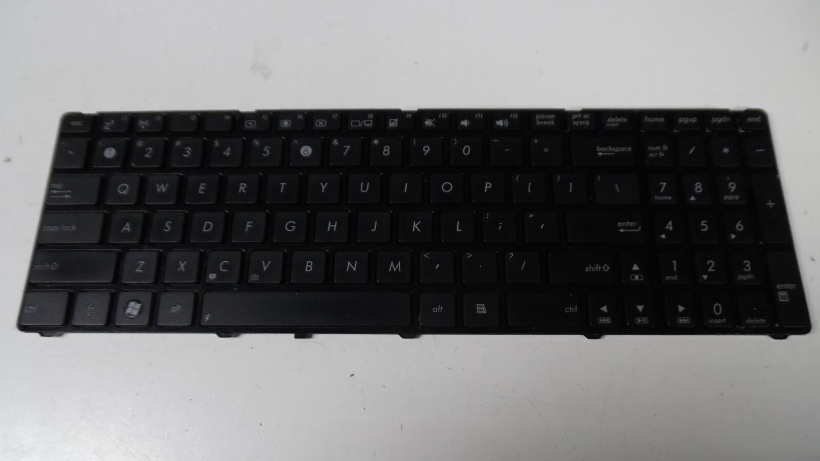 Genuine ASUS UL50VS - Black QWERTY Keyboard - 04GNYI1KUS01-1