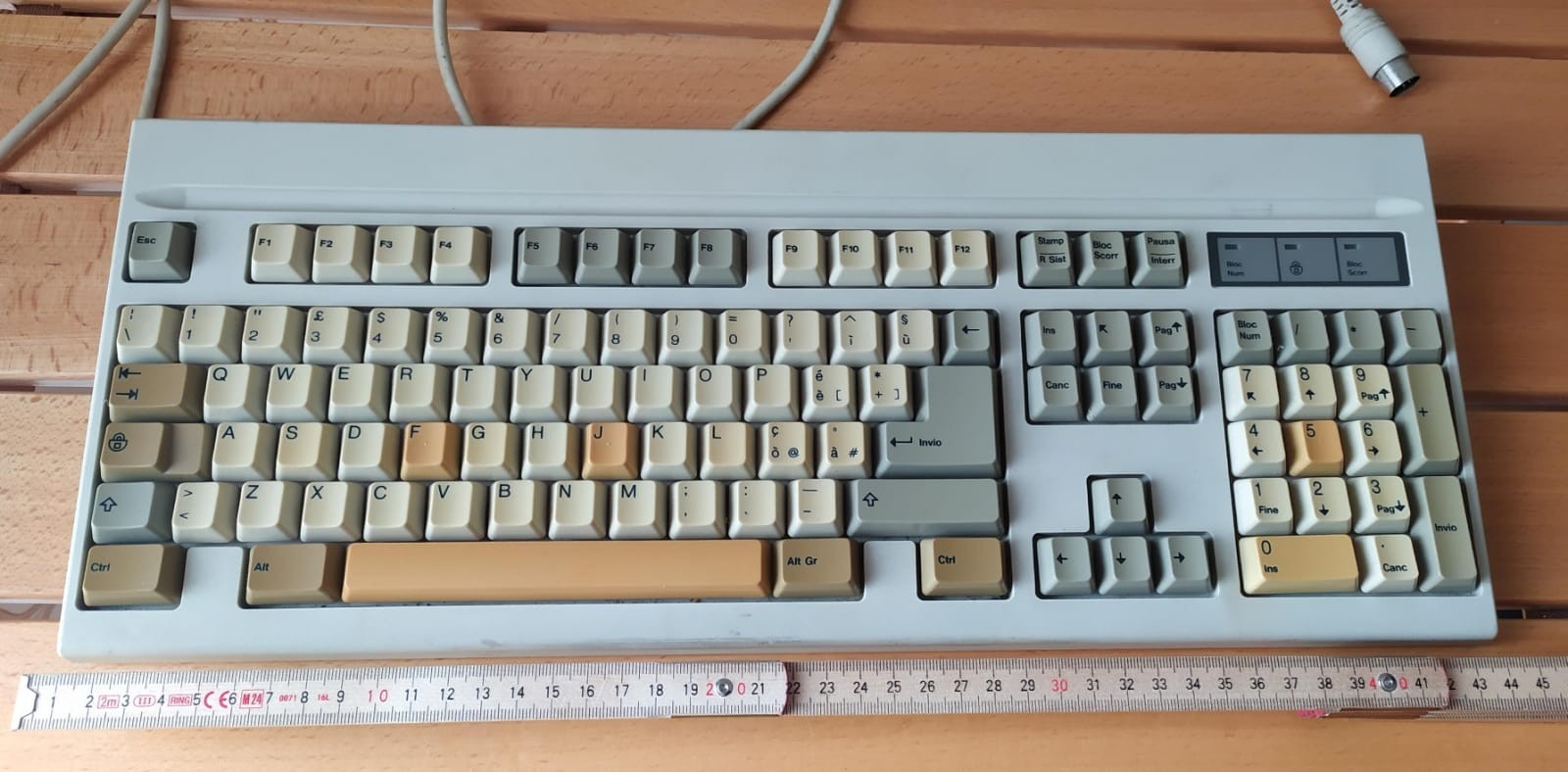 Vintage Mitsumi KKR-E99AC Keyboard Rare Collectible