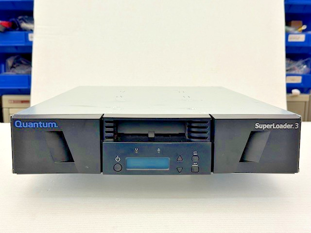 Quantum Superloader 3 L700, DLT-S4, 1.6 Tb Drive, SCSI, 2-Magazines & 16-Slots