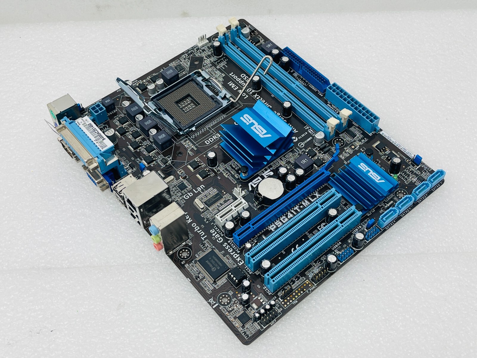 Carte Mère ASUS P5P41T-LE - Processeur Intel 3,33 GHz - 2 Go RAM - Occasion