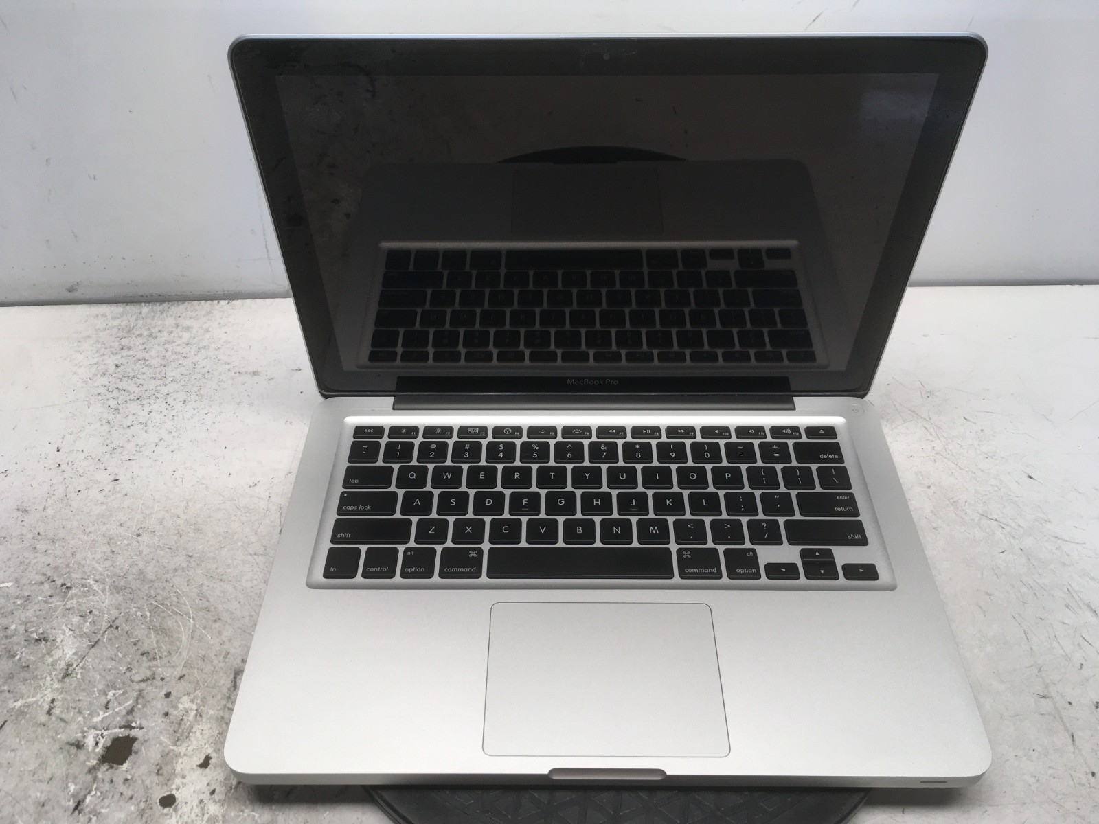 Apple MacBook Pro A1278 Intel Core 2 Duo P7550 2.26GHz 4 GB NO HDD No Batt