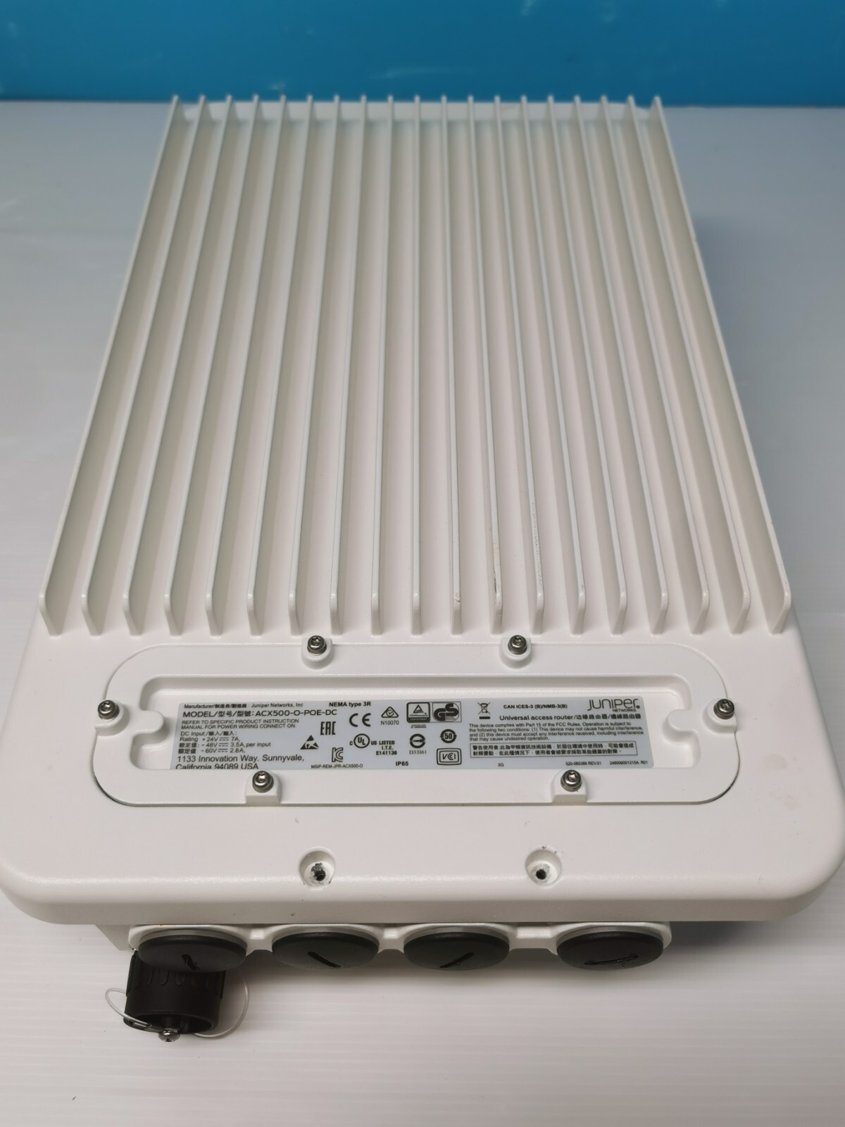 Juniper Networks ACX500-O-POE-DC Outdoor Unit 3X1GE (SFP) + 3X1GE (C)
