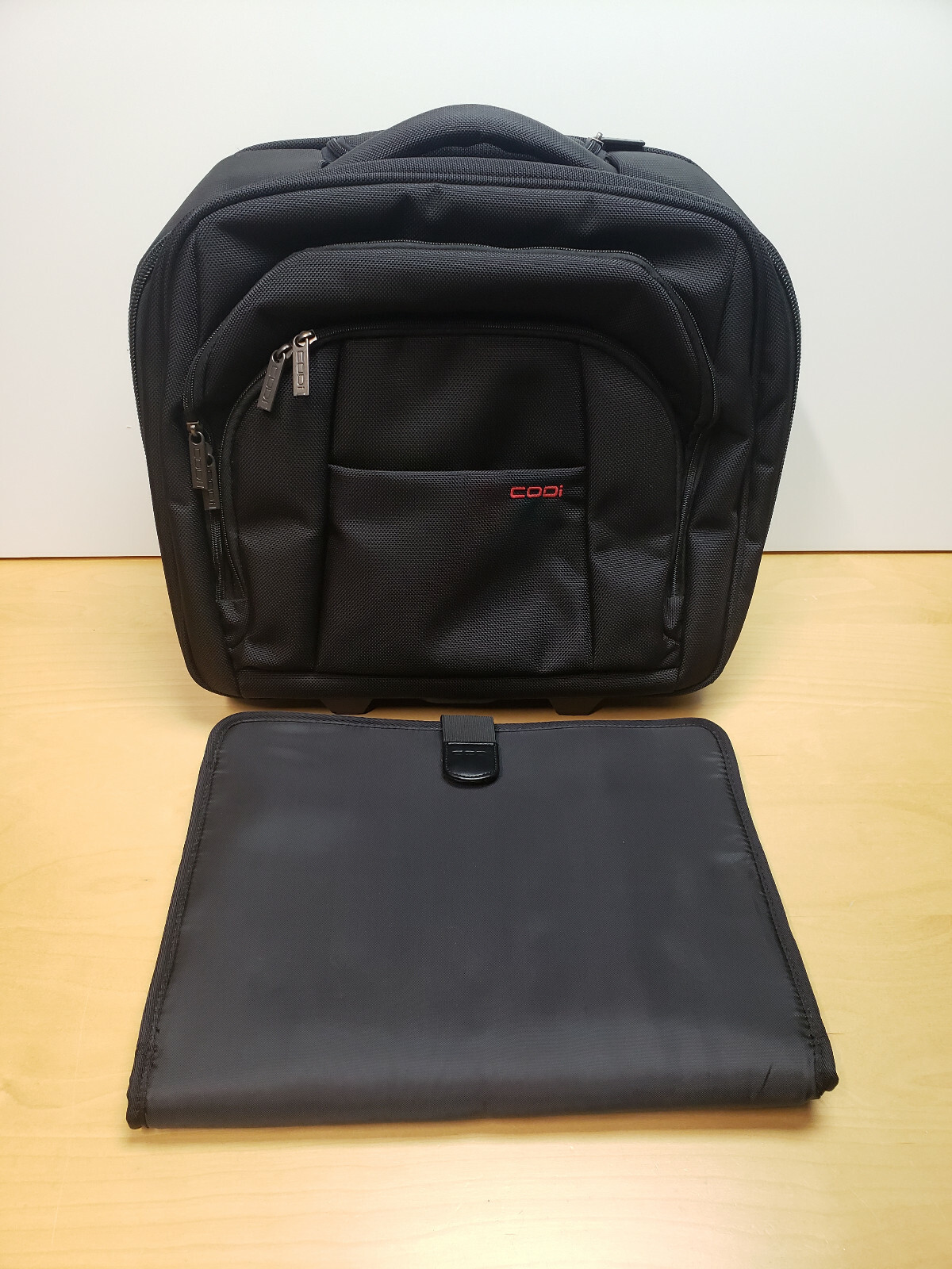 CODi Laptop Rolling Carry on bag retractrable handle C9020 Black Nylon