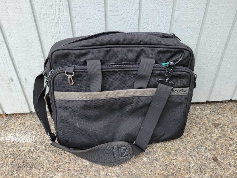 CODi Laptop Bag Messenger Professional Office Student Travel Carry-on Key Holder