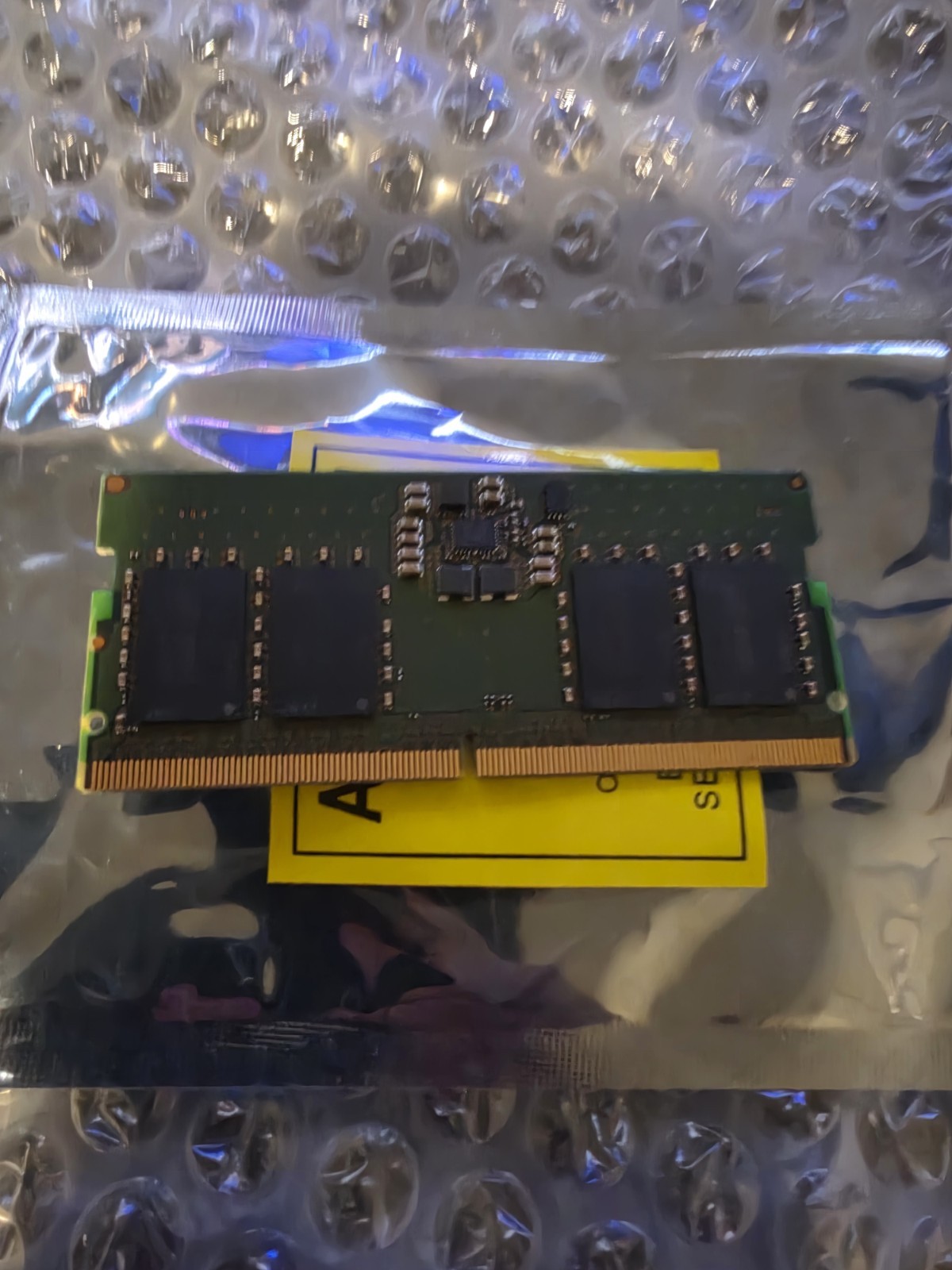 Micron 8GB DDR5-4800 SODIMM Laptop Memory