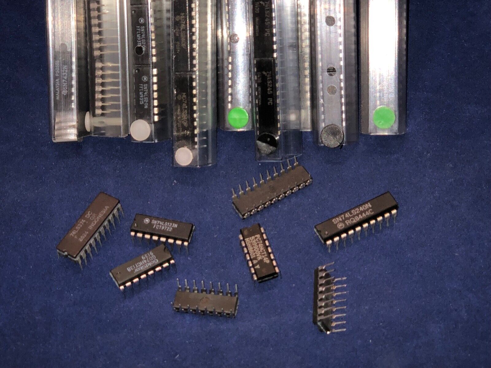* * NEW AUTHENTIC * * Lot of 9 pcs SN74LS137N DIP IC - USA Seller  FAST SHIPPING