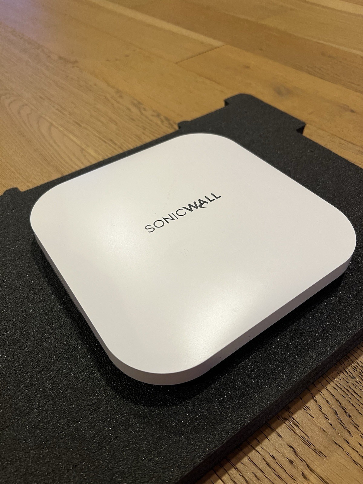 SonicWall SonicWave 641 Wi-Fi 6 Wireless Access Point APL67-107 Dual-Band PoE
