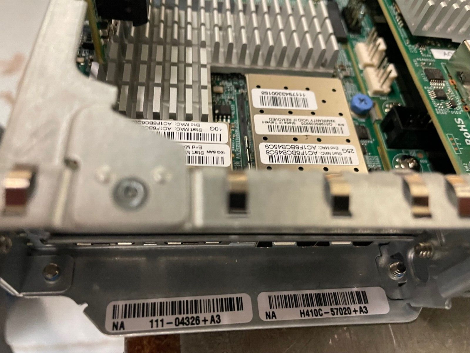 NETAPP H410C NODE h410c-57020+a3 111-04326+a3 NO MEMORY. 2 X GOLD 6138 PROCS.