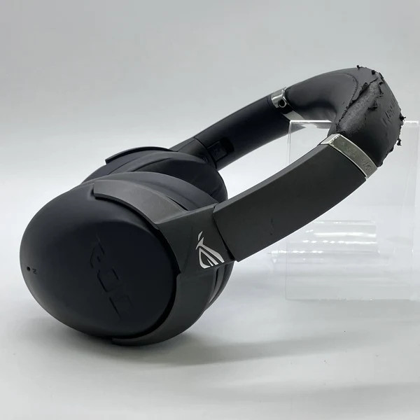 ASUS ROG Strix Go BT Used